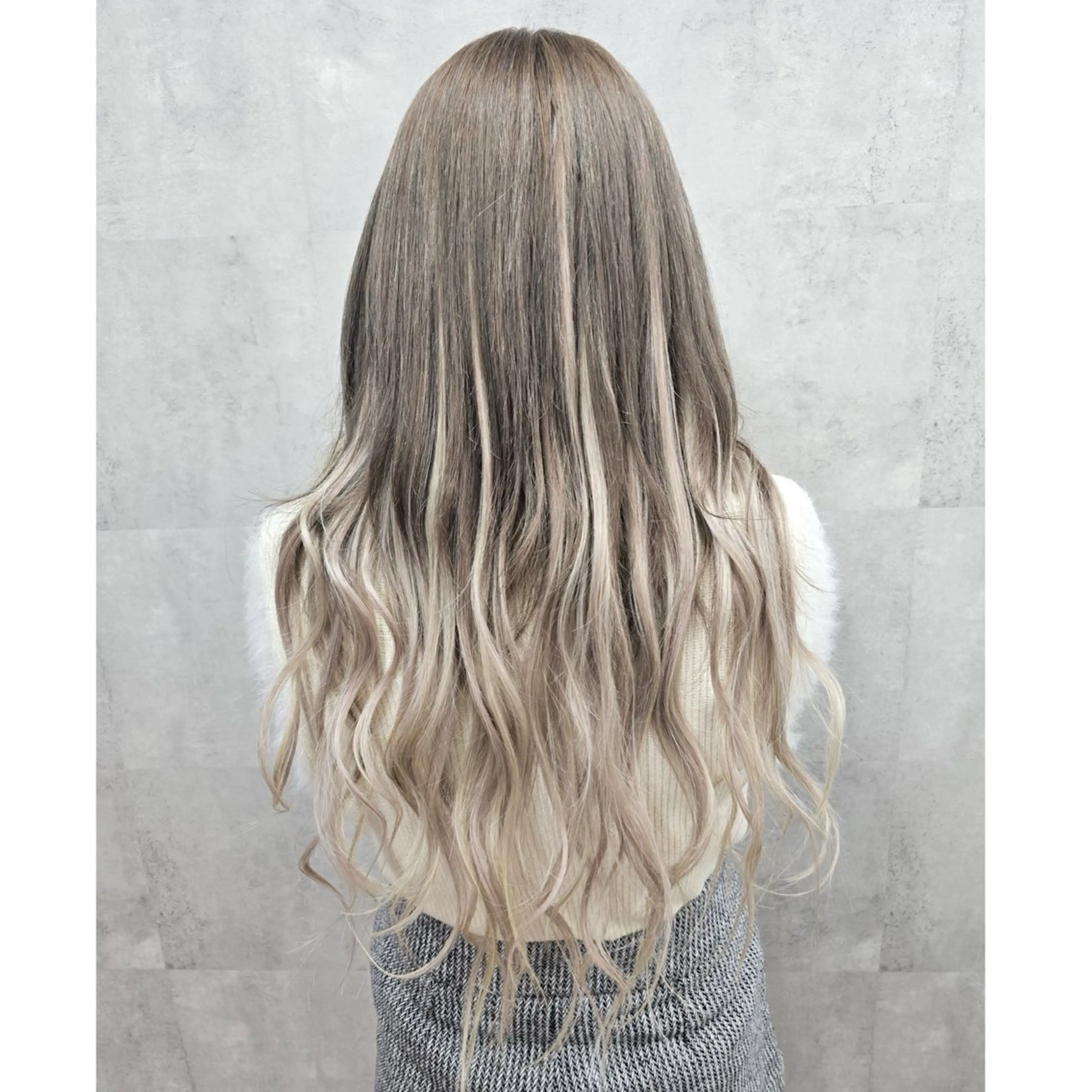 ロング カラー 編み込みエクステ グラデーションカラー グレージュ エクステ 編み込みエクステ/ ハイトーン りょすけのヘアスタイル