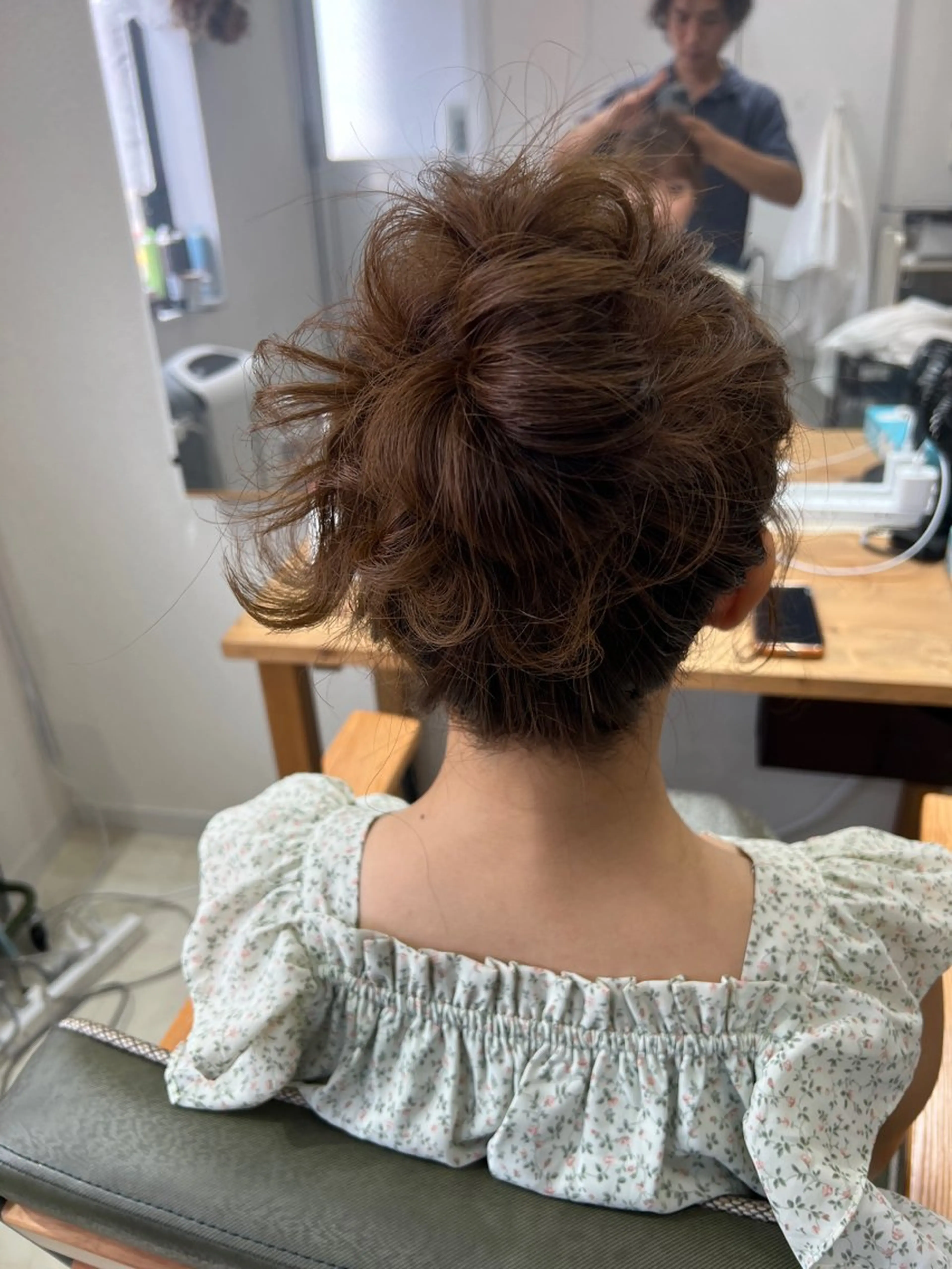 セミロング お団子ヘア 山室 敬義のヘアスタイル