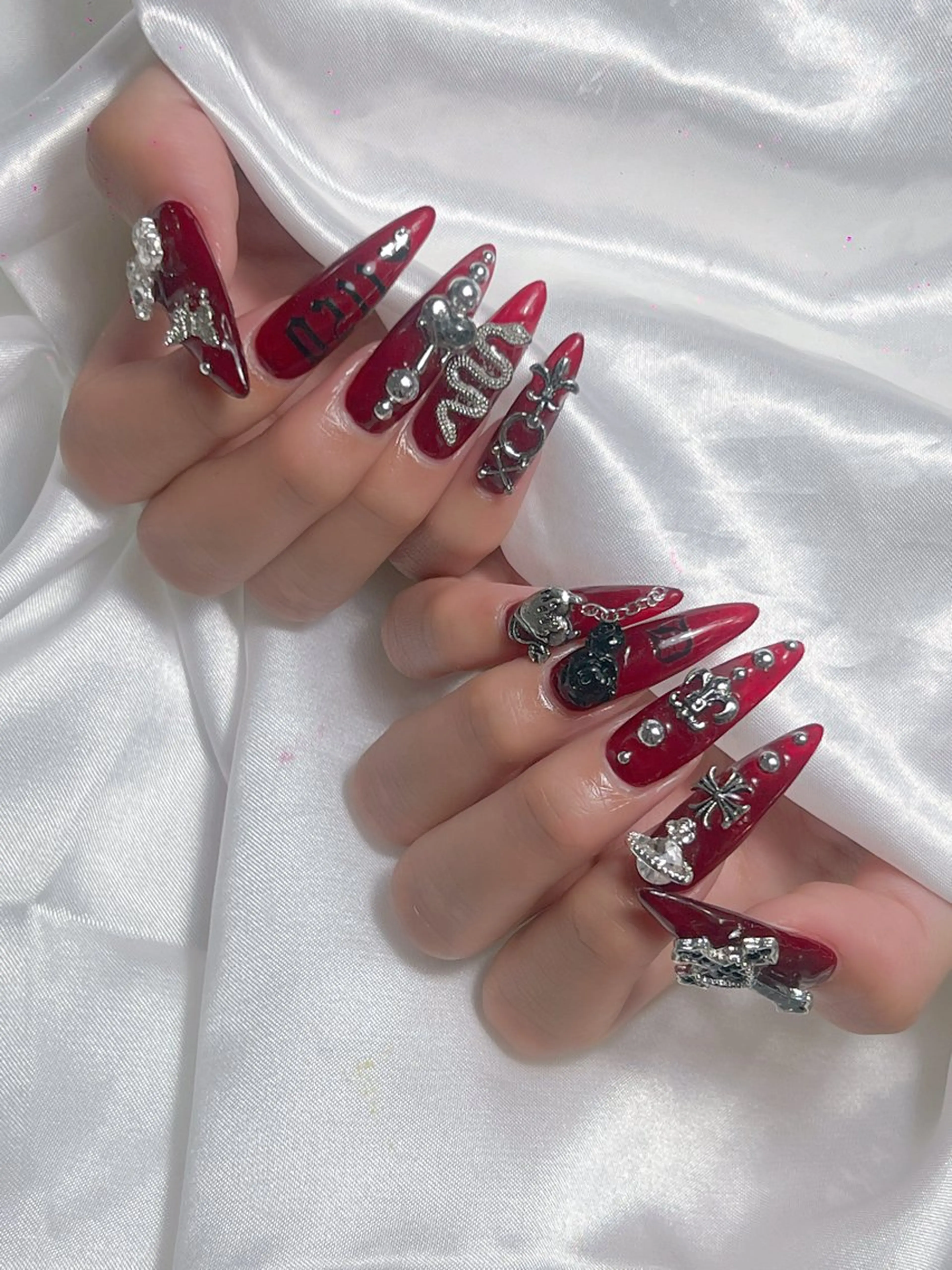 ネイル LEELA NAIL STUDIO所属・LEELA NAIL STUDIOのネイルデザイン
