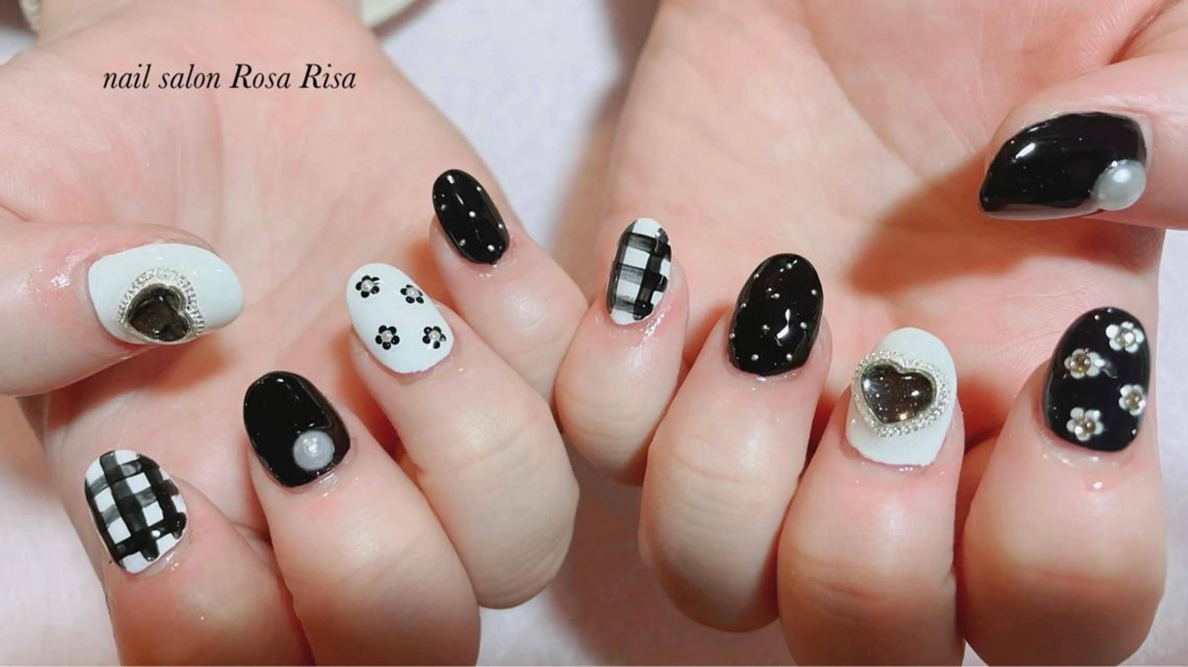 ミディアム アイブロウ ネイルスタジオ シェイクユアハンズのネイルデザイン