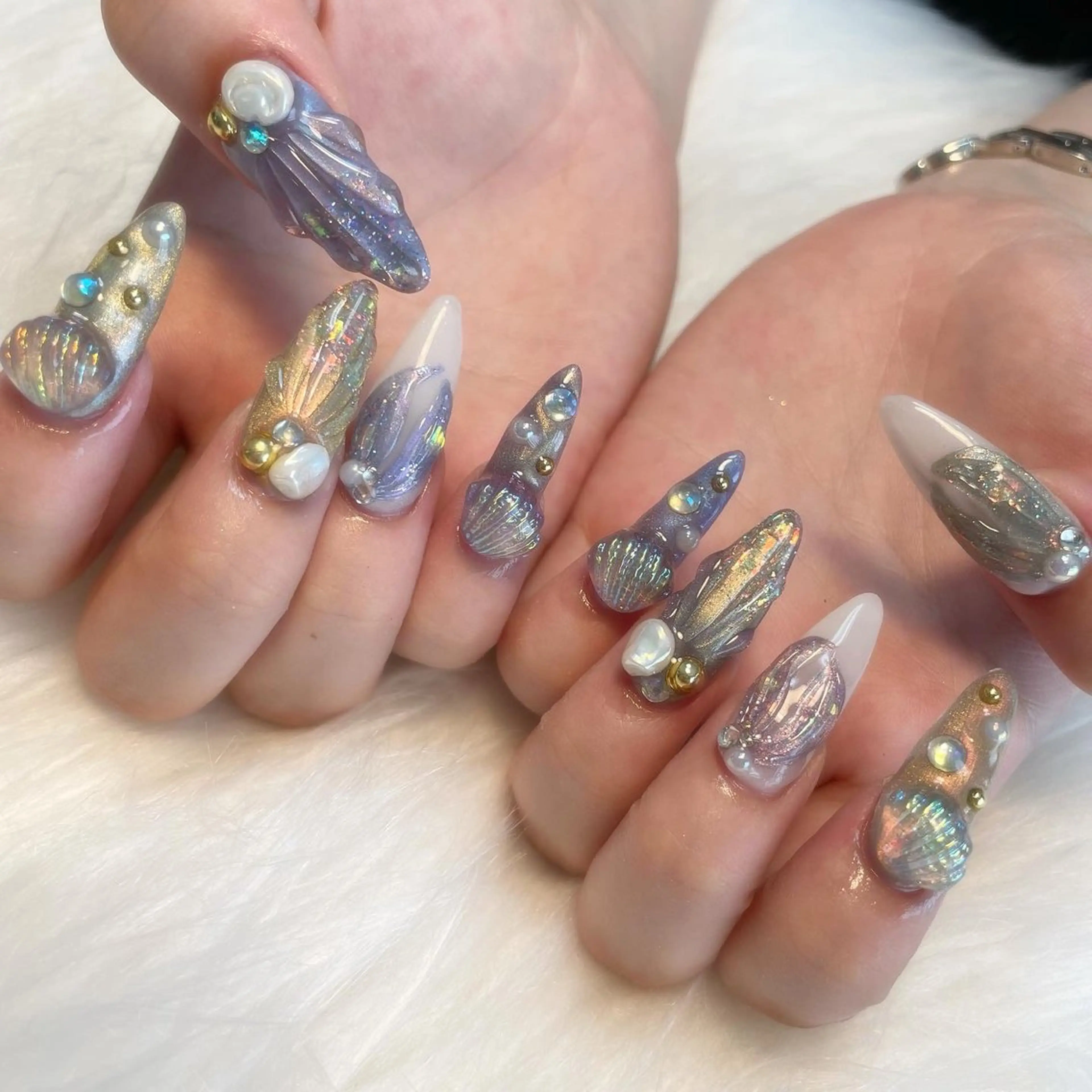 ネイル ハンドネイル ゴテゴテ💙ワンホン リオナのネイルデザイン