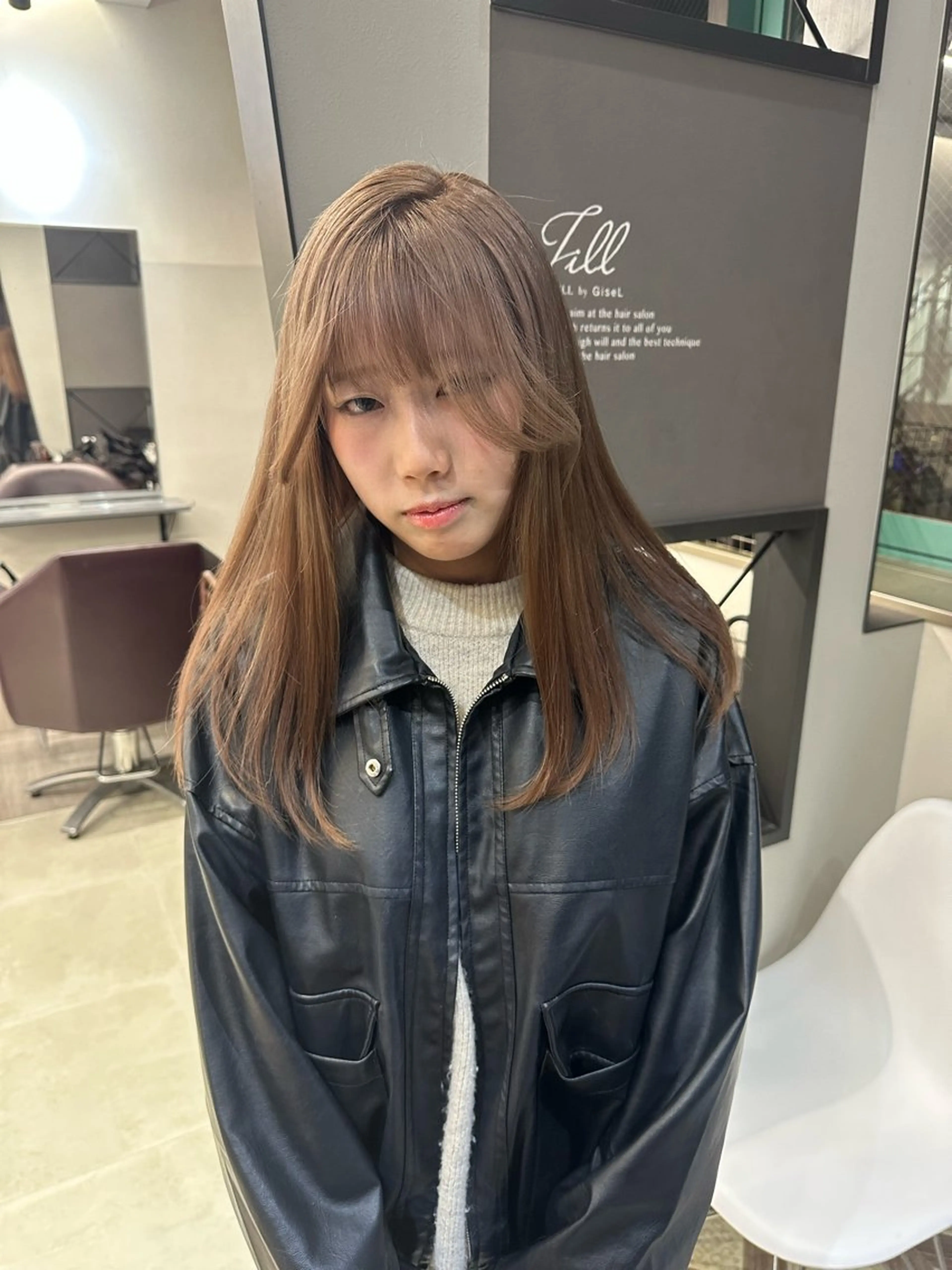 ロング ロング ウルフカット ヘアカラー トリートメント AYAKASA 暖色カラー/レイヤーのヘアスタイル