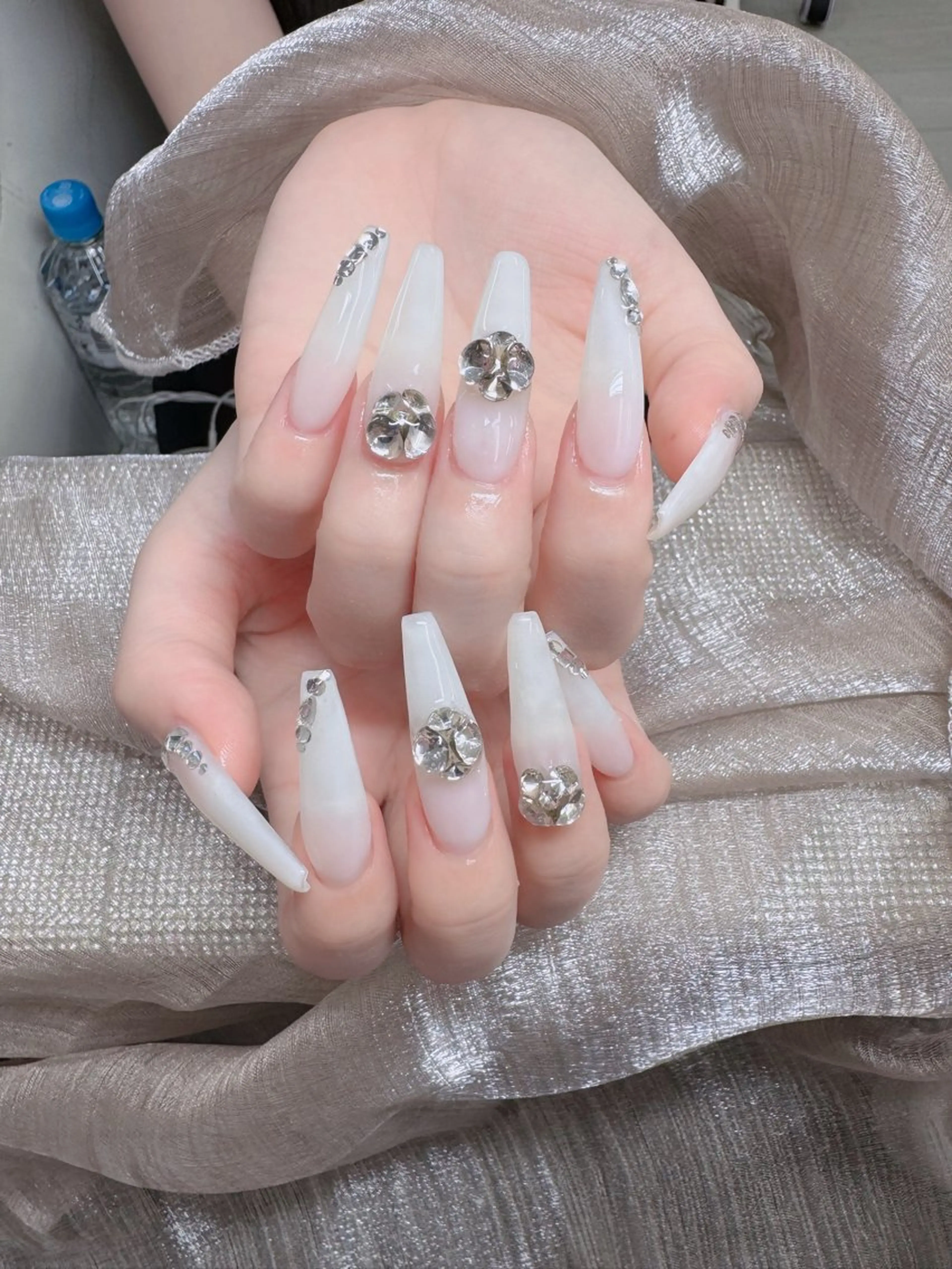 ネイル オーロラネイル フレンチネイル ジェルネイル ハロウィン キラキラネイル ハンドネイル H.baby Nail Salonのネイルデザイン