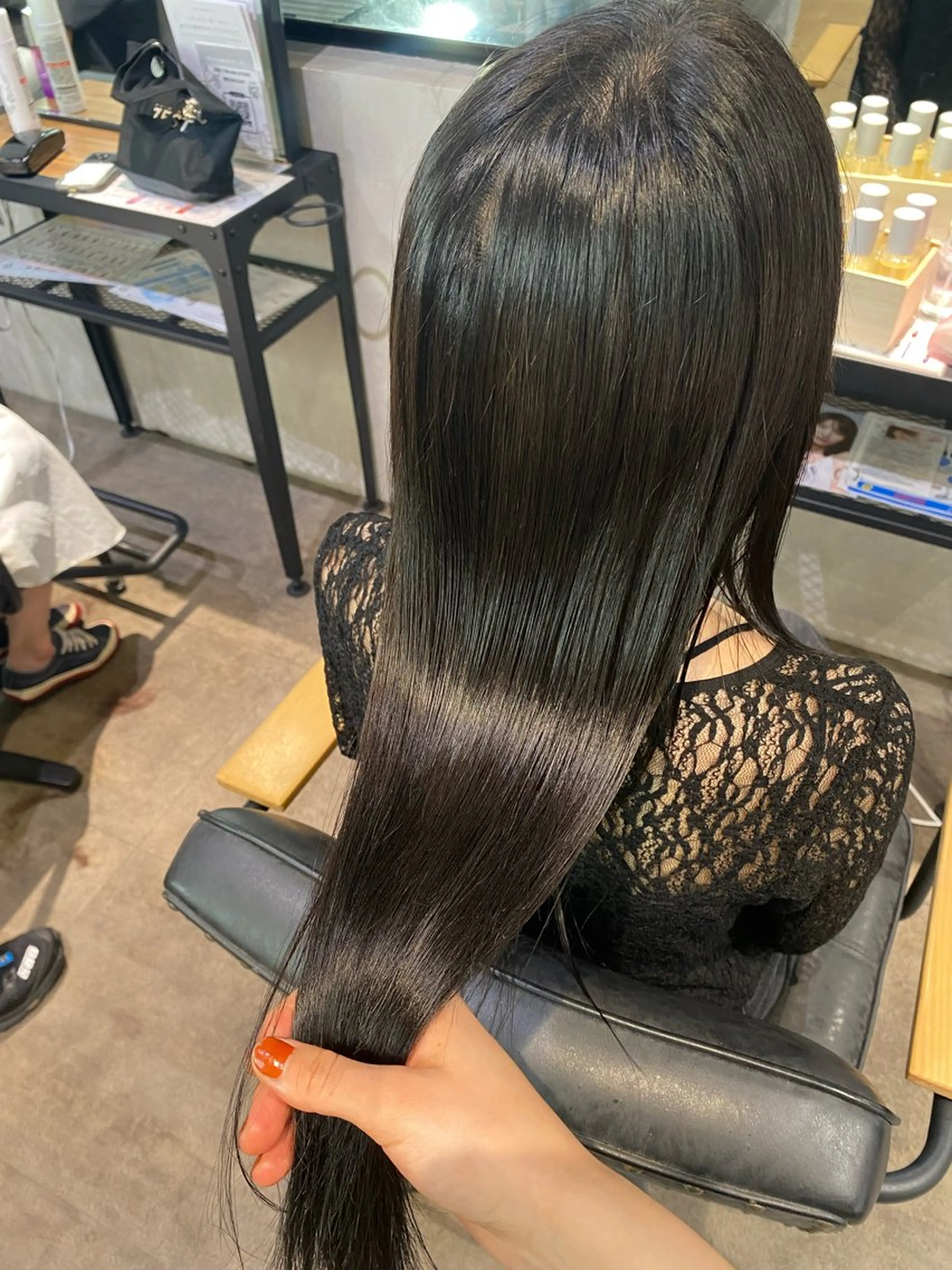 ロング カラー ヘアカラー 派手髪ハイトーン💛 ネイル💅まりなのヘアスタイル