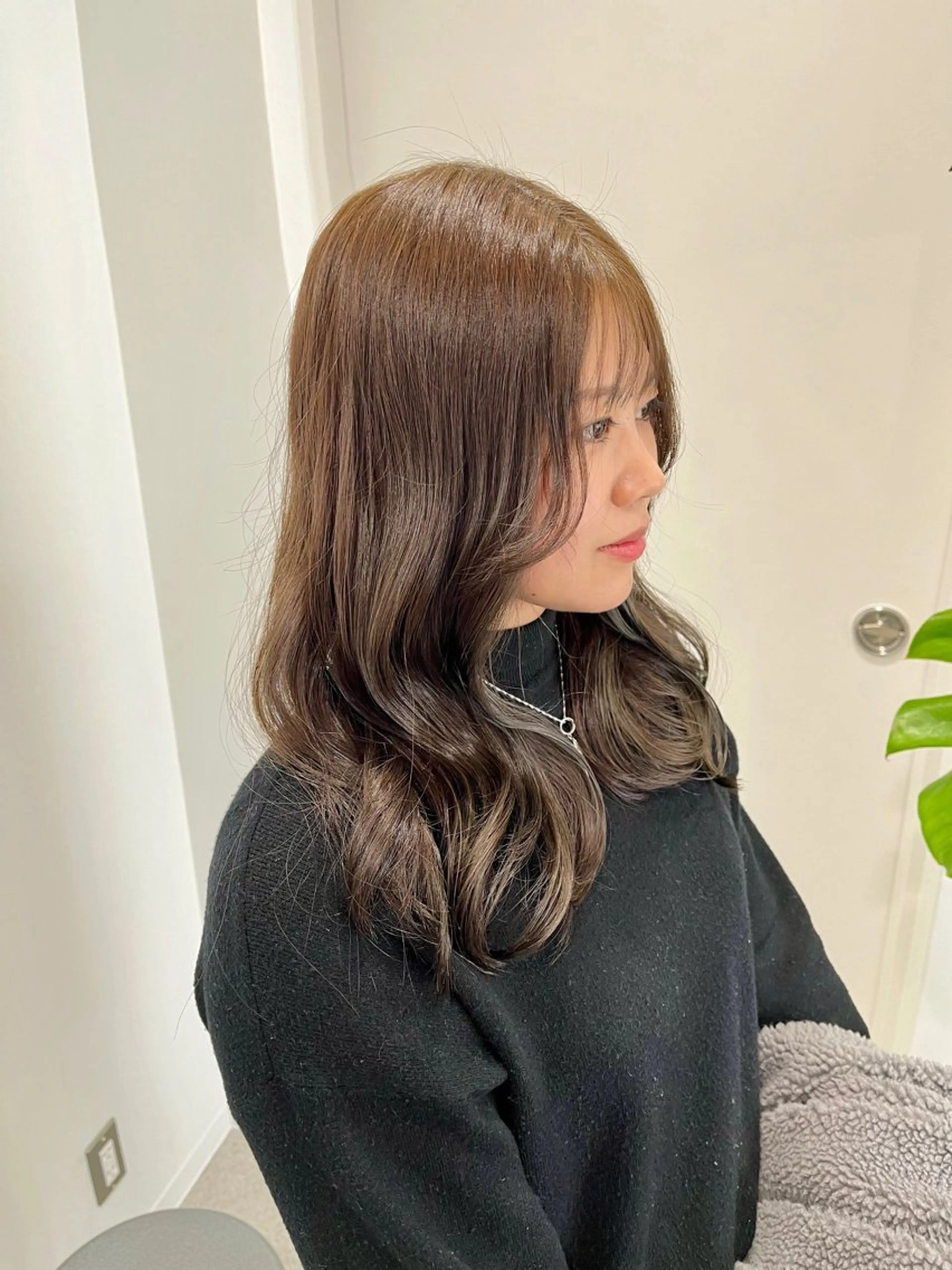 セミロング カラー 縮毛矯正/ハイトーン /パーマ/前原汐🎐のヘアスタイル