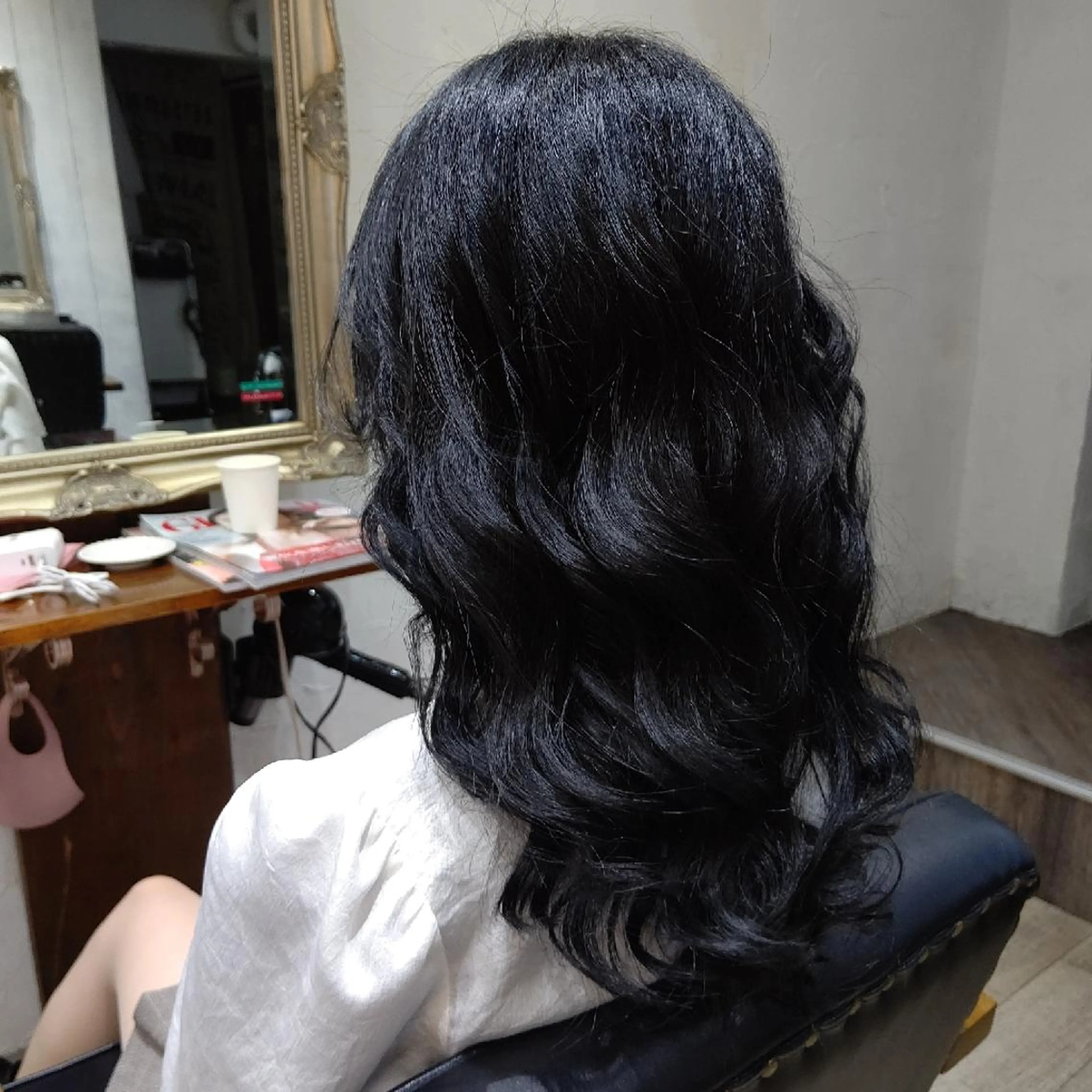 セミロング カラー ブルーカラー ブルージュ bathair  所属・bathair 持田侑祐のヘアスタイル