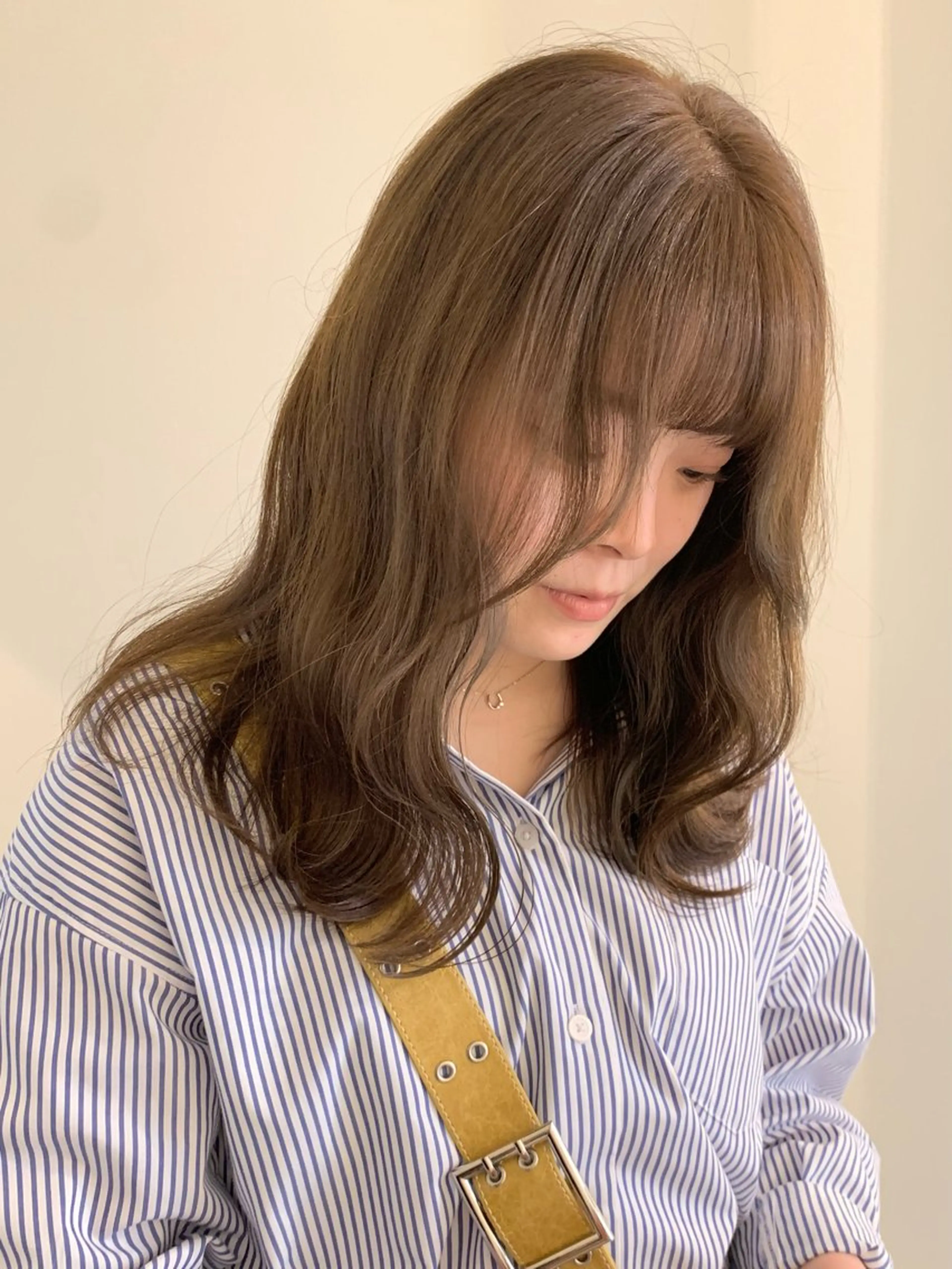 セミロング カラー ベージュカラー ブリーチ ミルクティーベージュ ブリーチなしカラー ヘアカラー 落合希 Olivebeigeのヘアスタイル