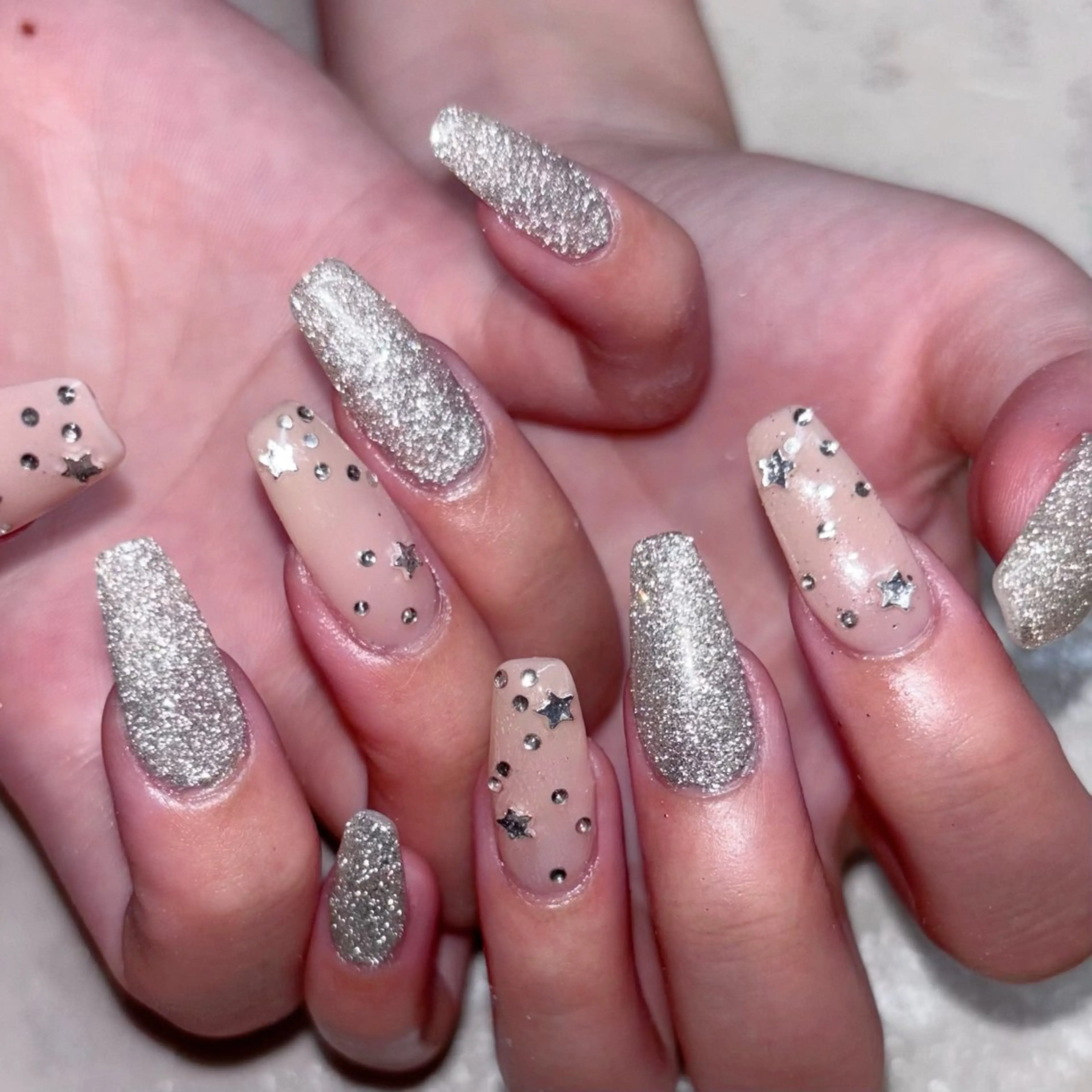 ネイル mimi 高石桃朱のネイルデザイン