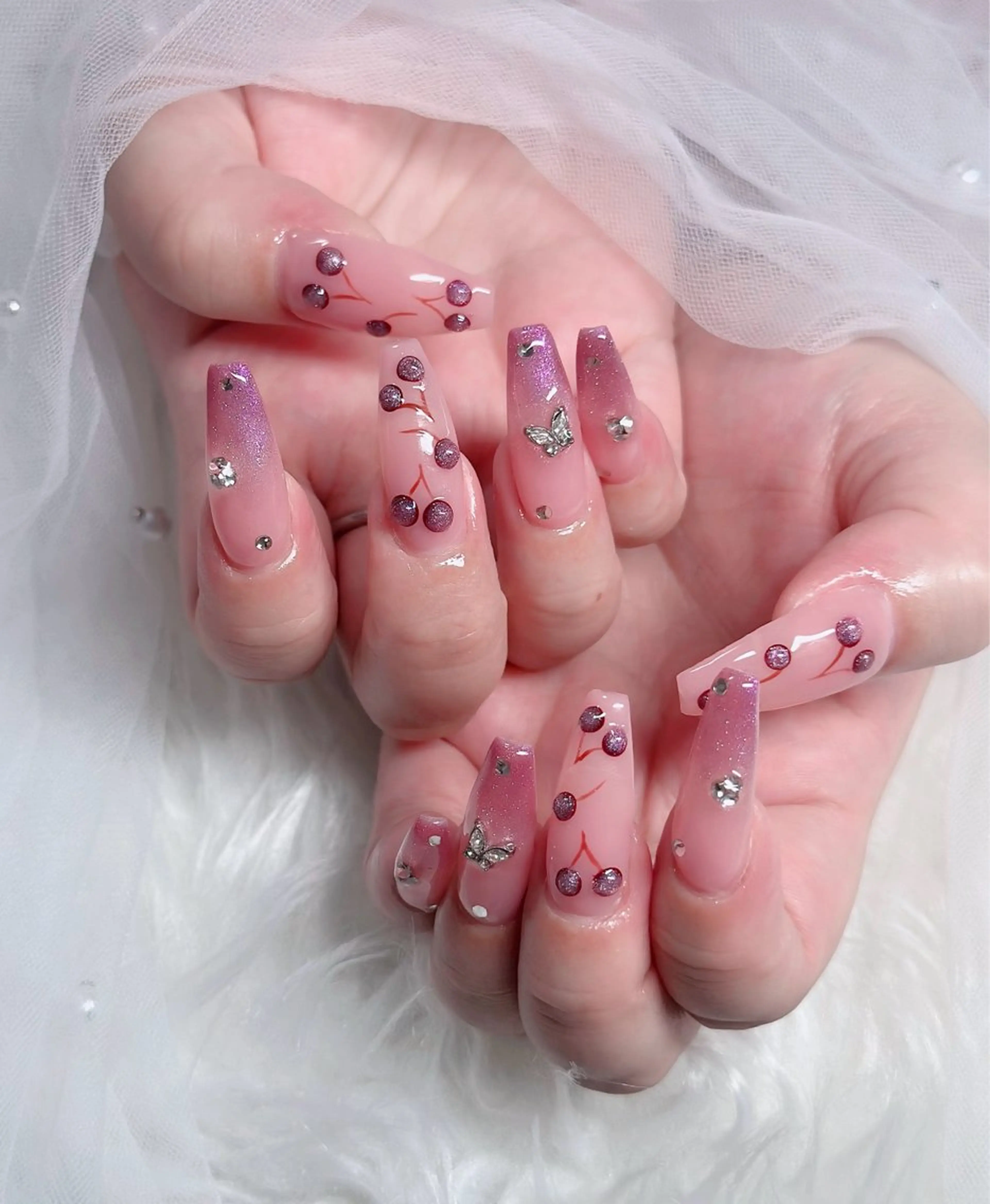 ネイル オーロラネイル フレンチネイル ジェルネイル ハロウィン キラキラネイル H.baby Nail Salonのネイルデザイン