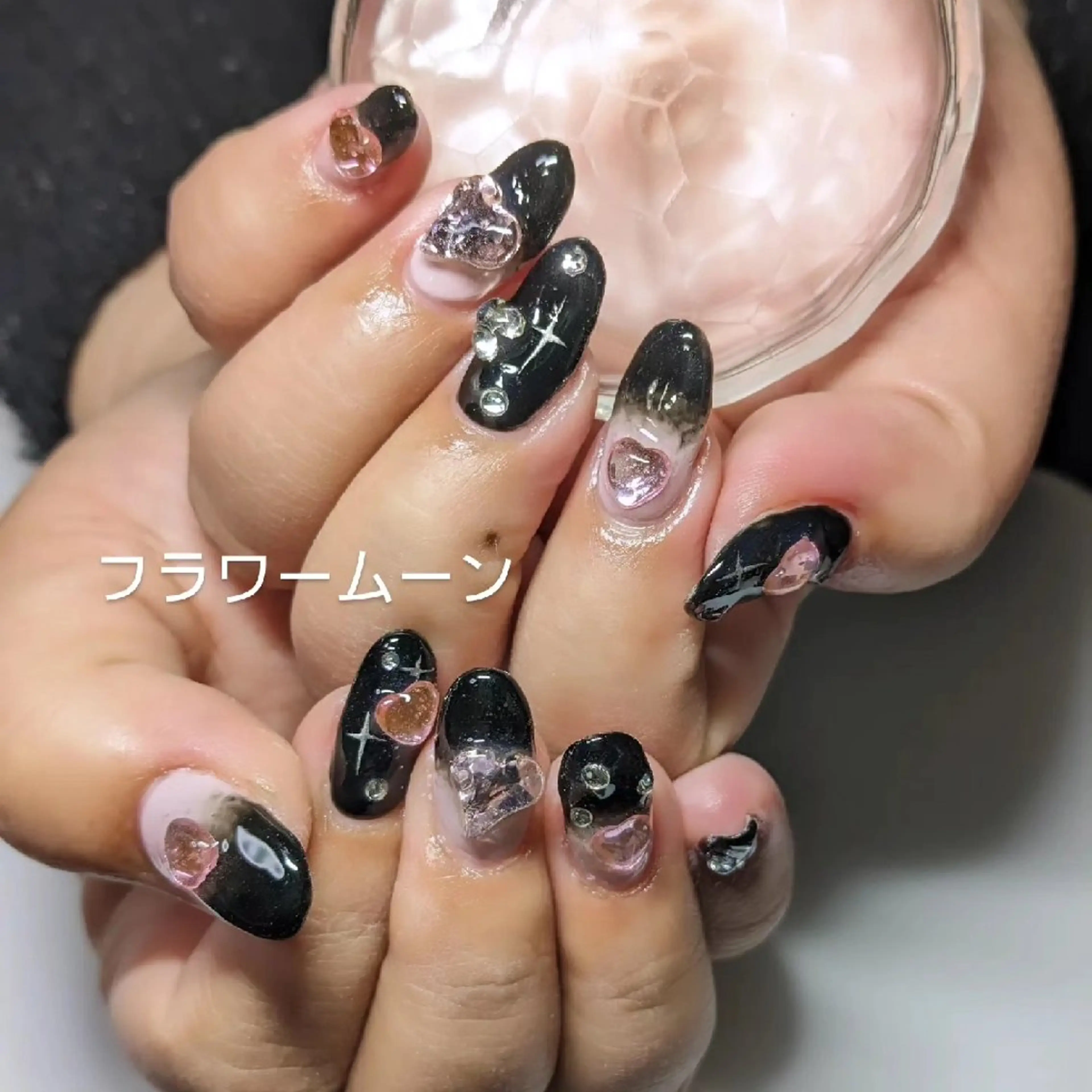 ネイル グラデーション フラワー ムーンのネイルデザイン