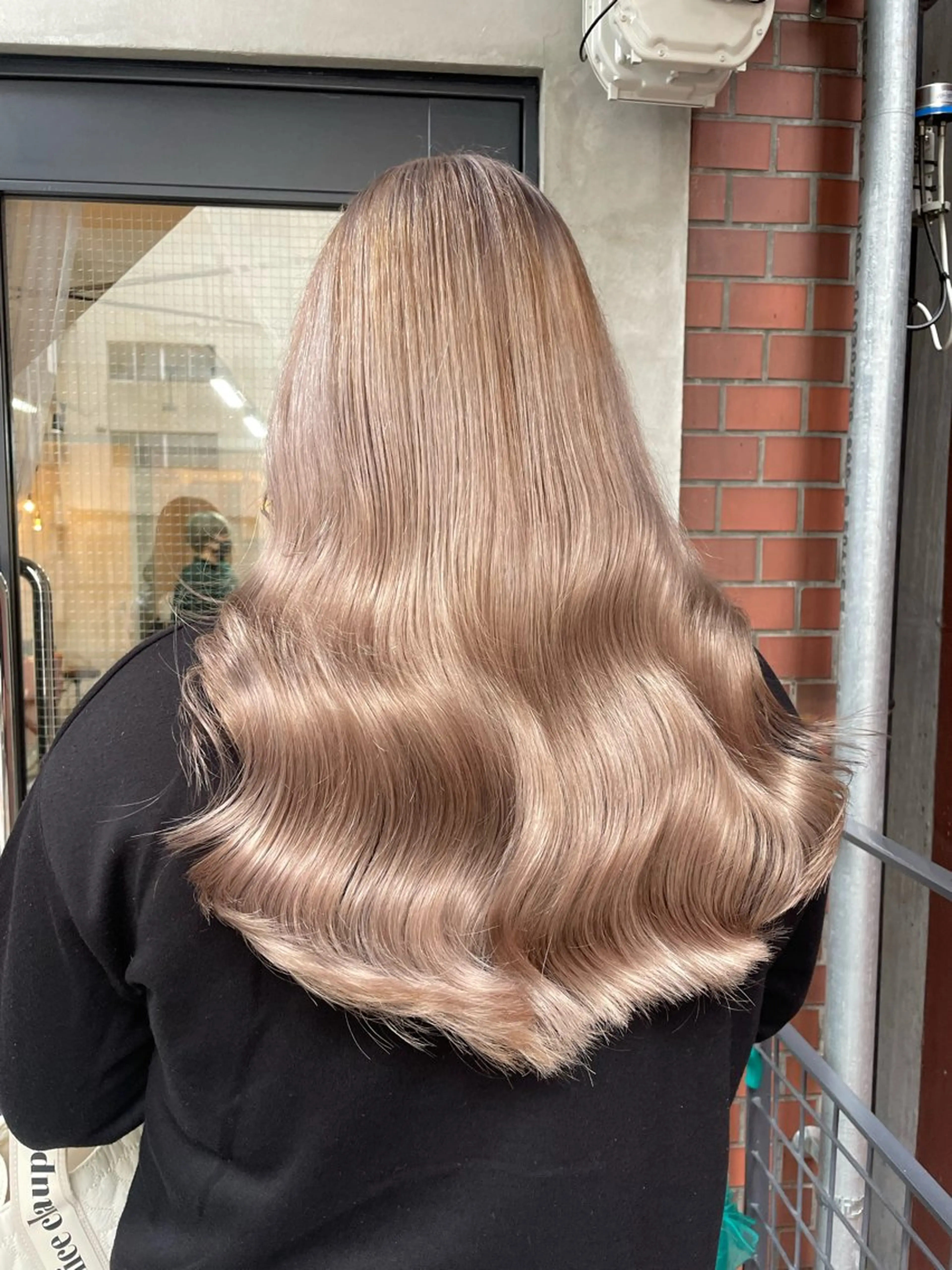 ブリーチ+艶カラー+Aujuaクイックトリートメント🎀の写真