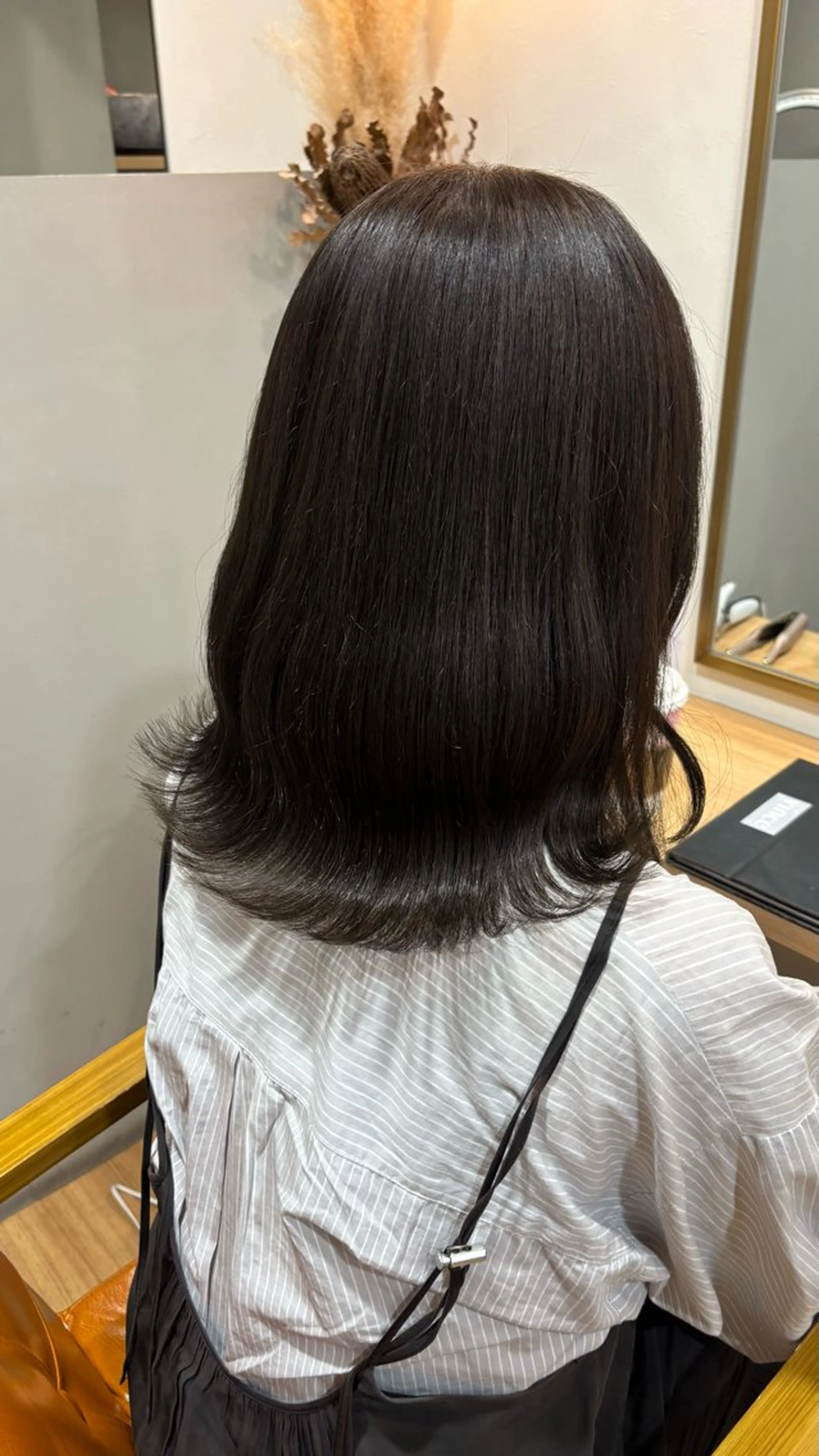 ミディアム vince gio 彩織のヘアスタイル