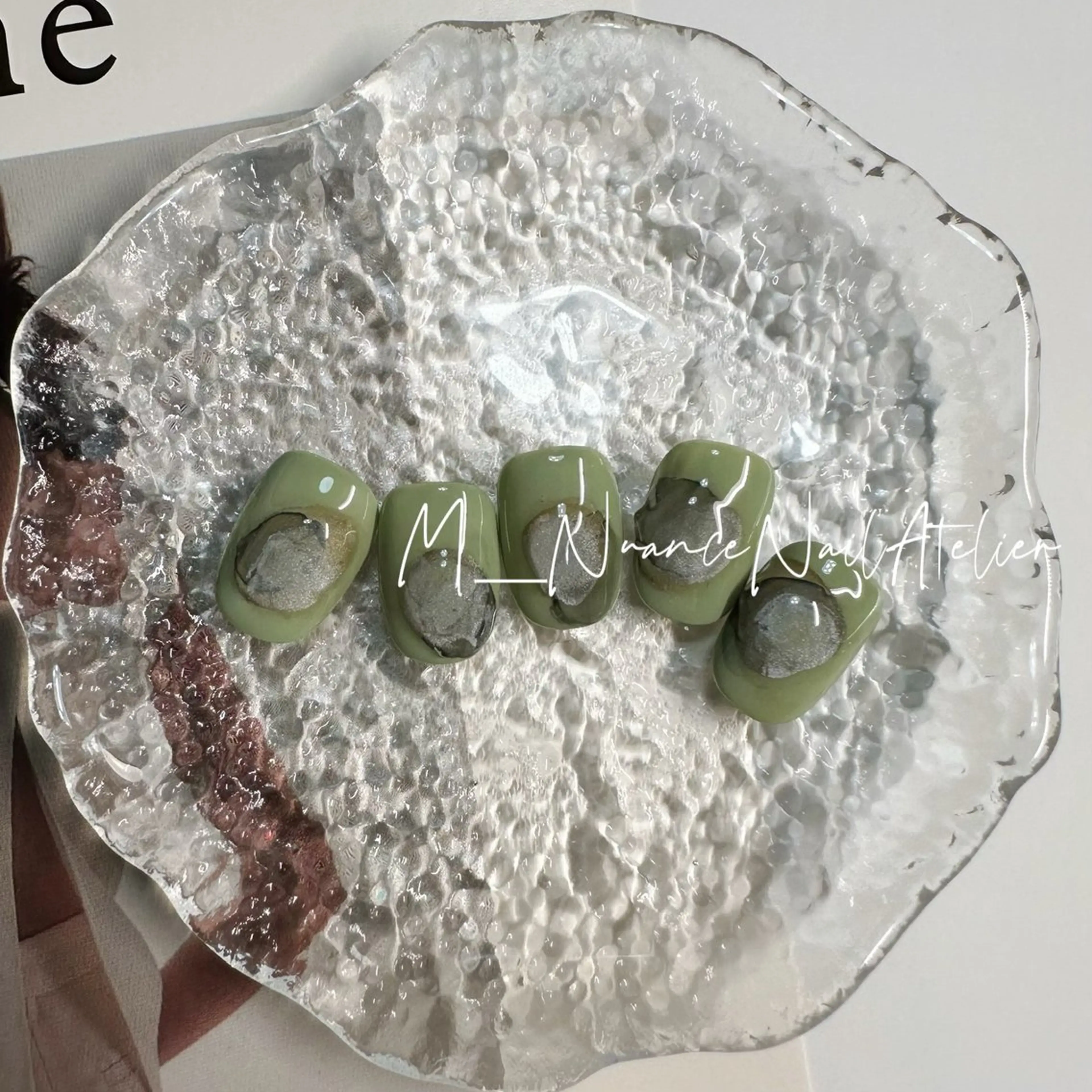 ネイル マグネットネイル ニュアンスネイル オフィスネイル シンプルネイル GO TODAY横浜Solace店所属・M___nail atelierのネイルデザイン