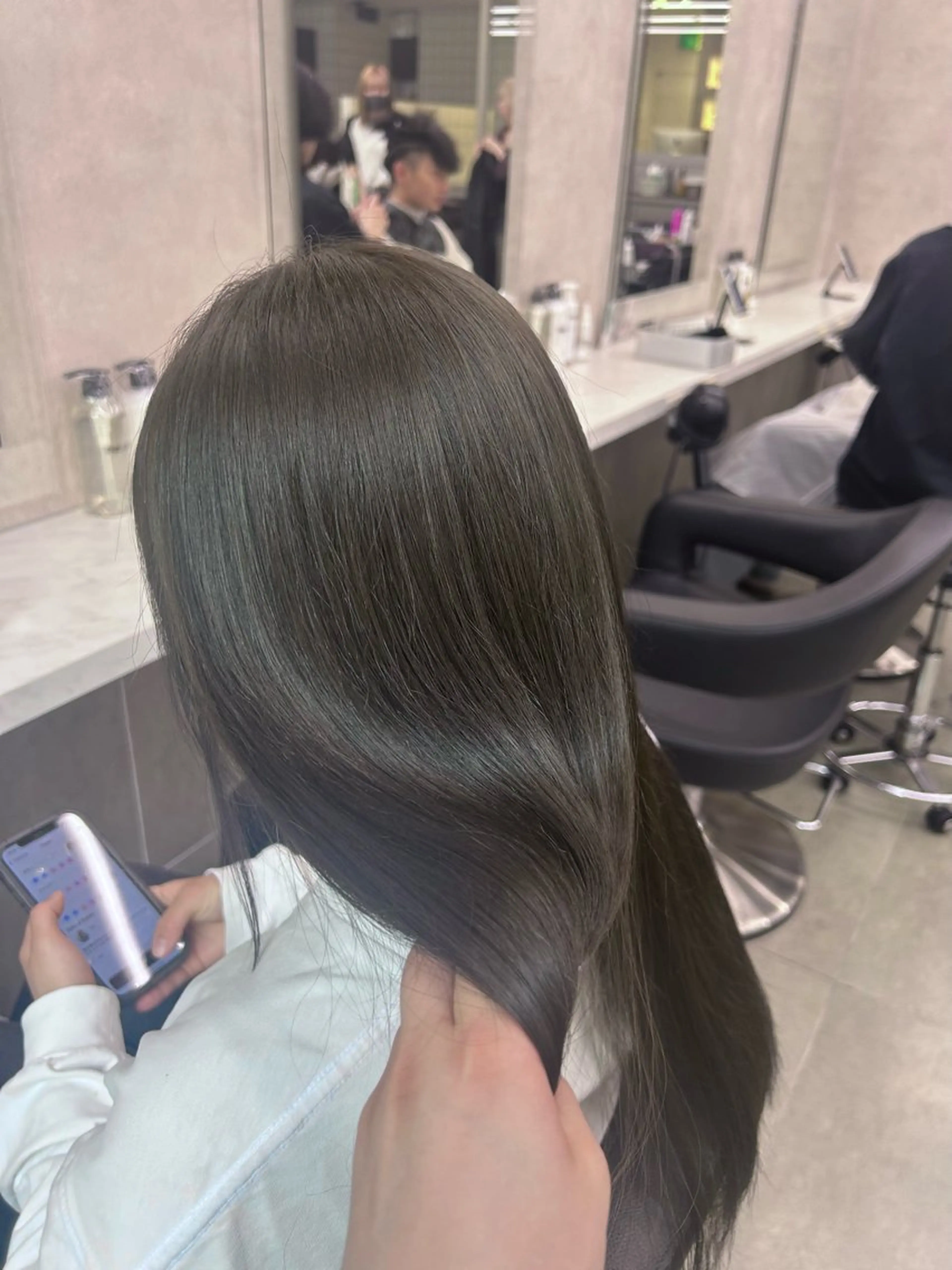 ロング カラー パーマ ヘアアレンジ メンズ キッズ ヘアカラー トリートメント ヘアセット ブリーチなしカラー/ ブラウン/レイヤーのヘアスタイル