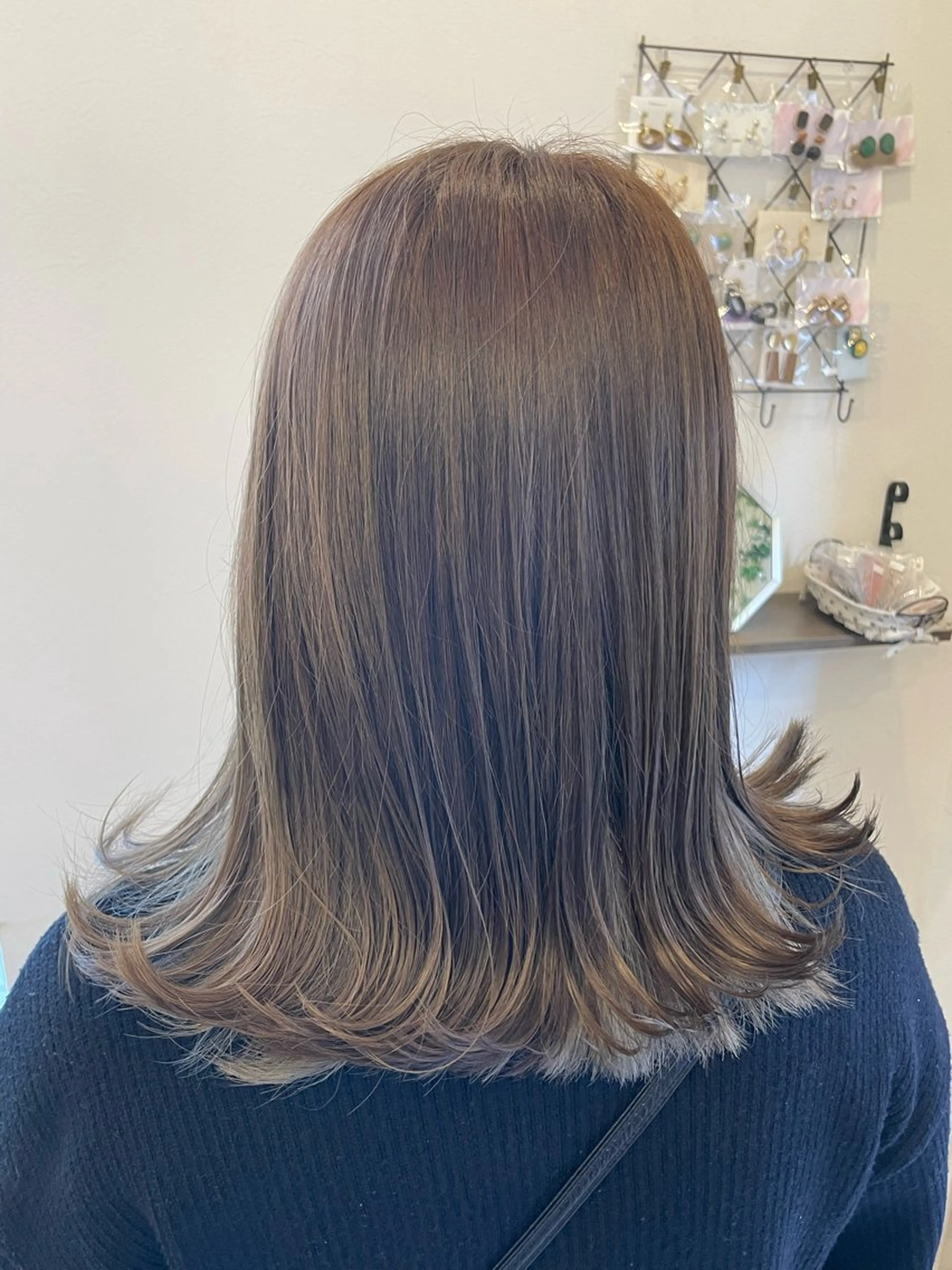 セミロング カラー Avis Hair Works所属・野田 歩のヘアスタイル