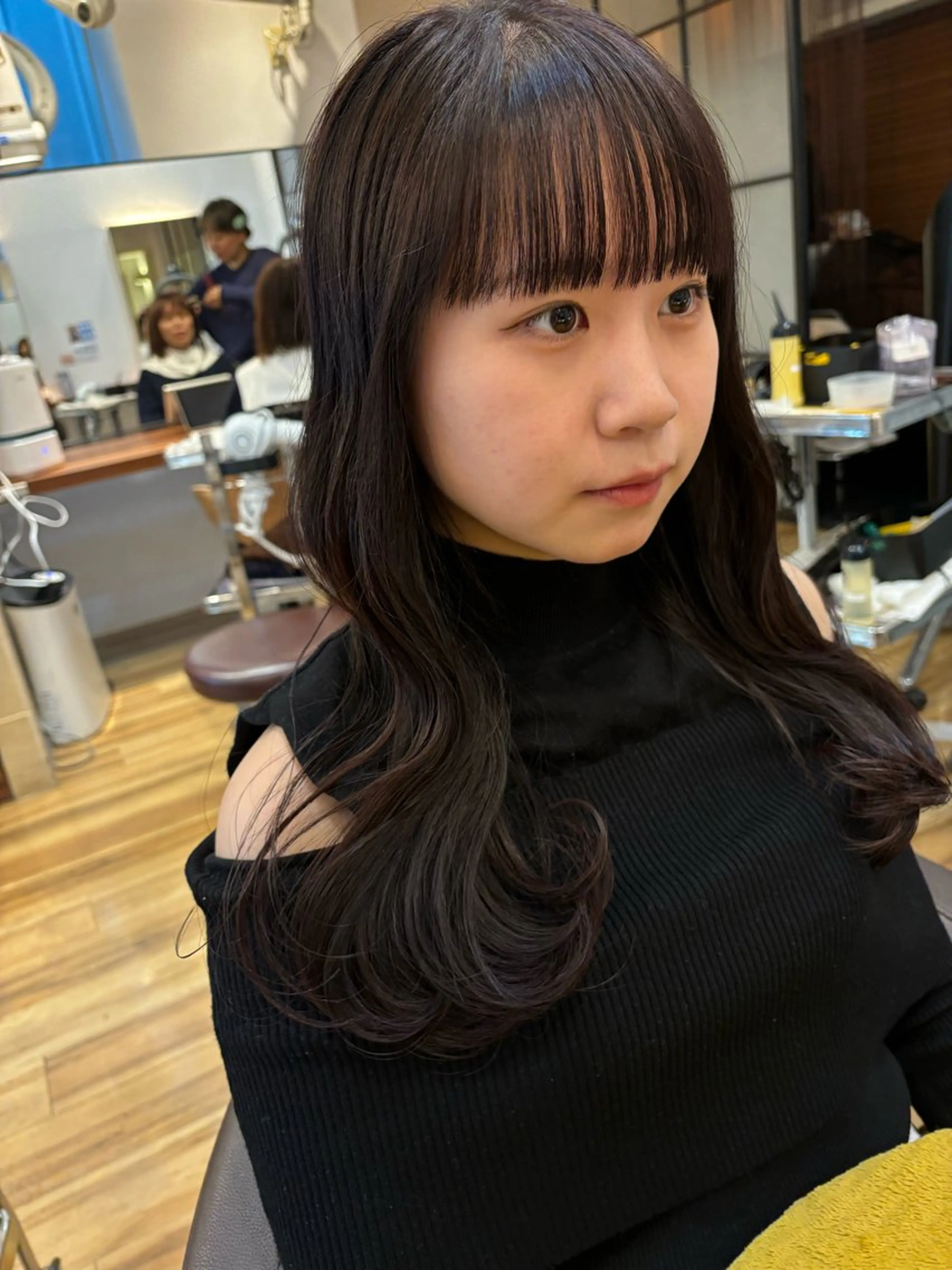ロング カラー 黒髪 ラベンダーカラー カット ヘアカラー トリートメント レイヤーカット /透明感/千葉怜寿のヘアスタイル