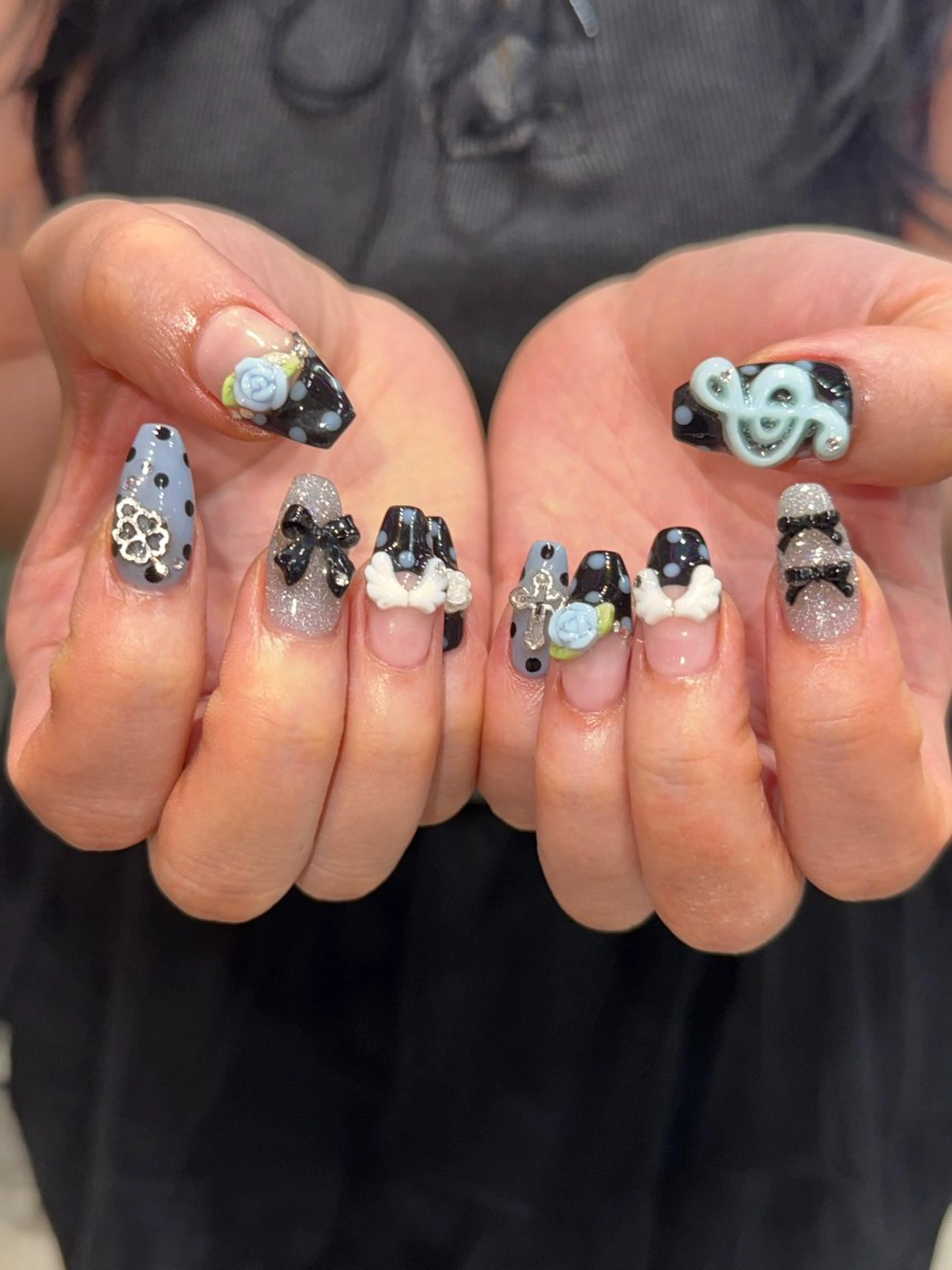 ネイル VENUS BELT kiriのネイルデザイン