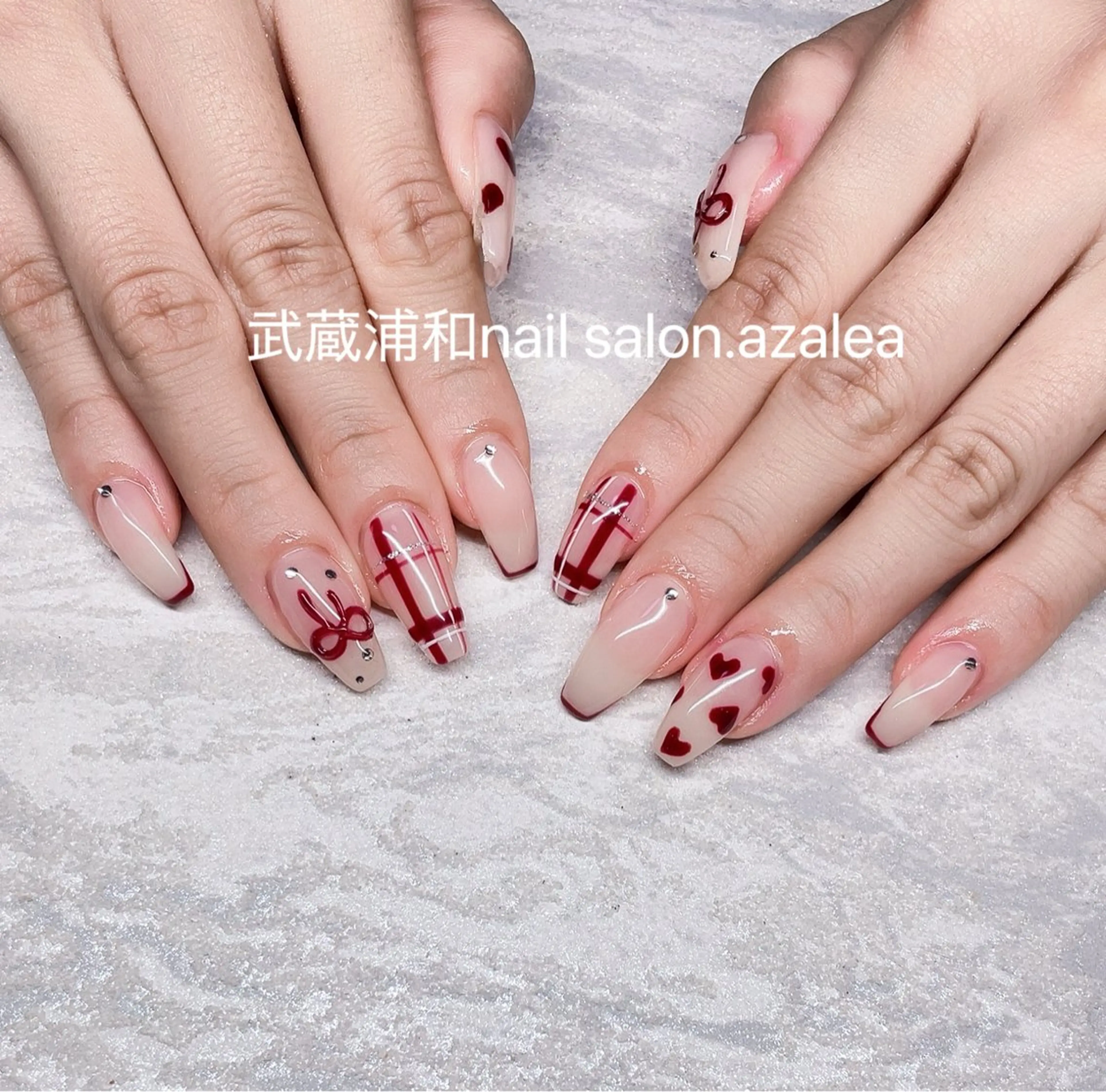 ネイル ハンドネイル R inのネイルデザイン