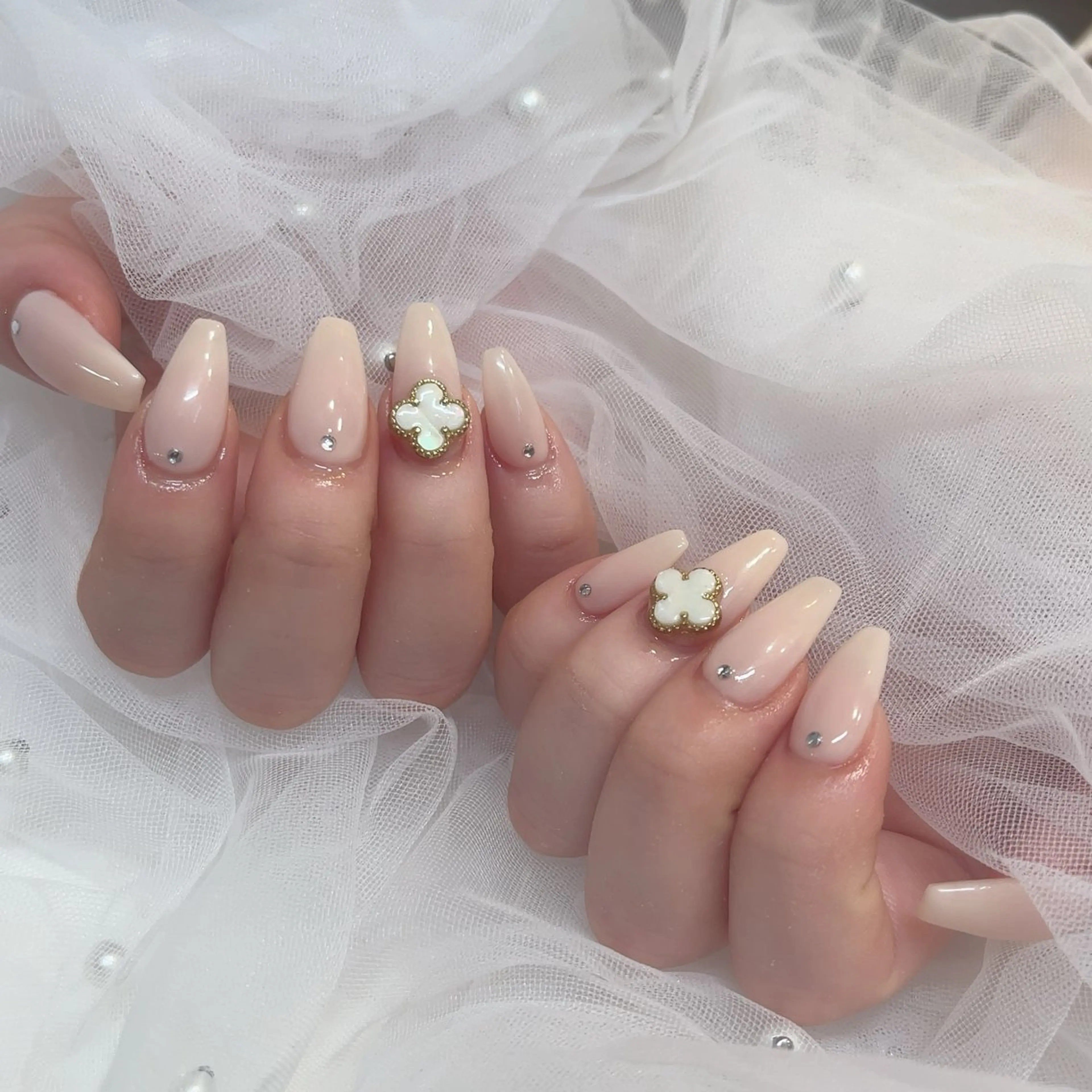 ネイル ロングネイル ストーンネイル ✩.*˚ kanaのネイルデザイン