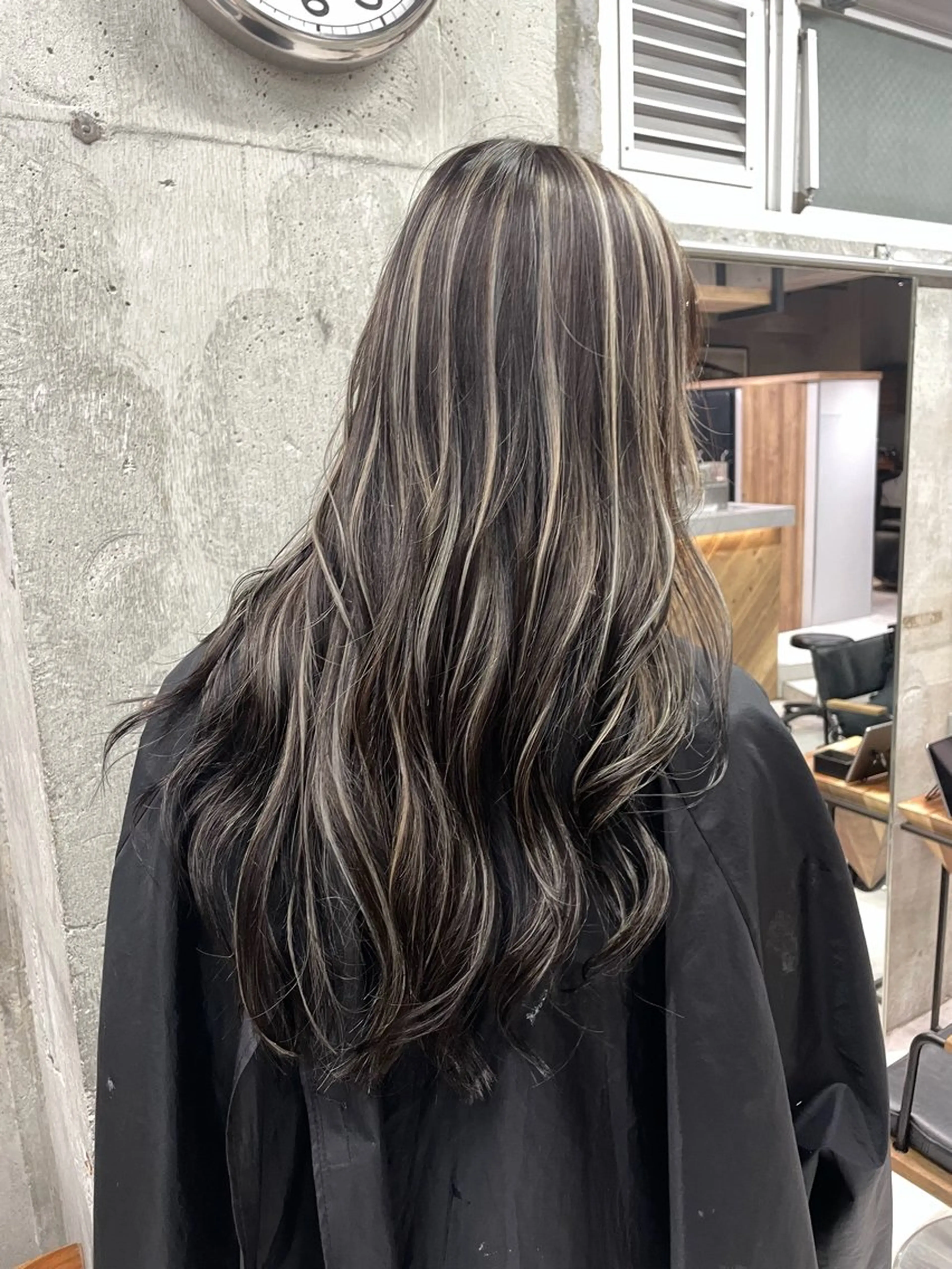 ロング ヘアカラー 🌺ハイライトカラー HINA🌺のヘアスタイル