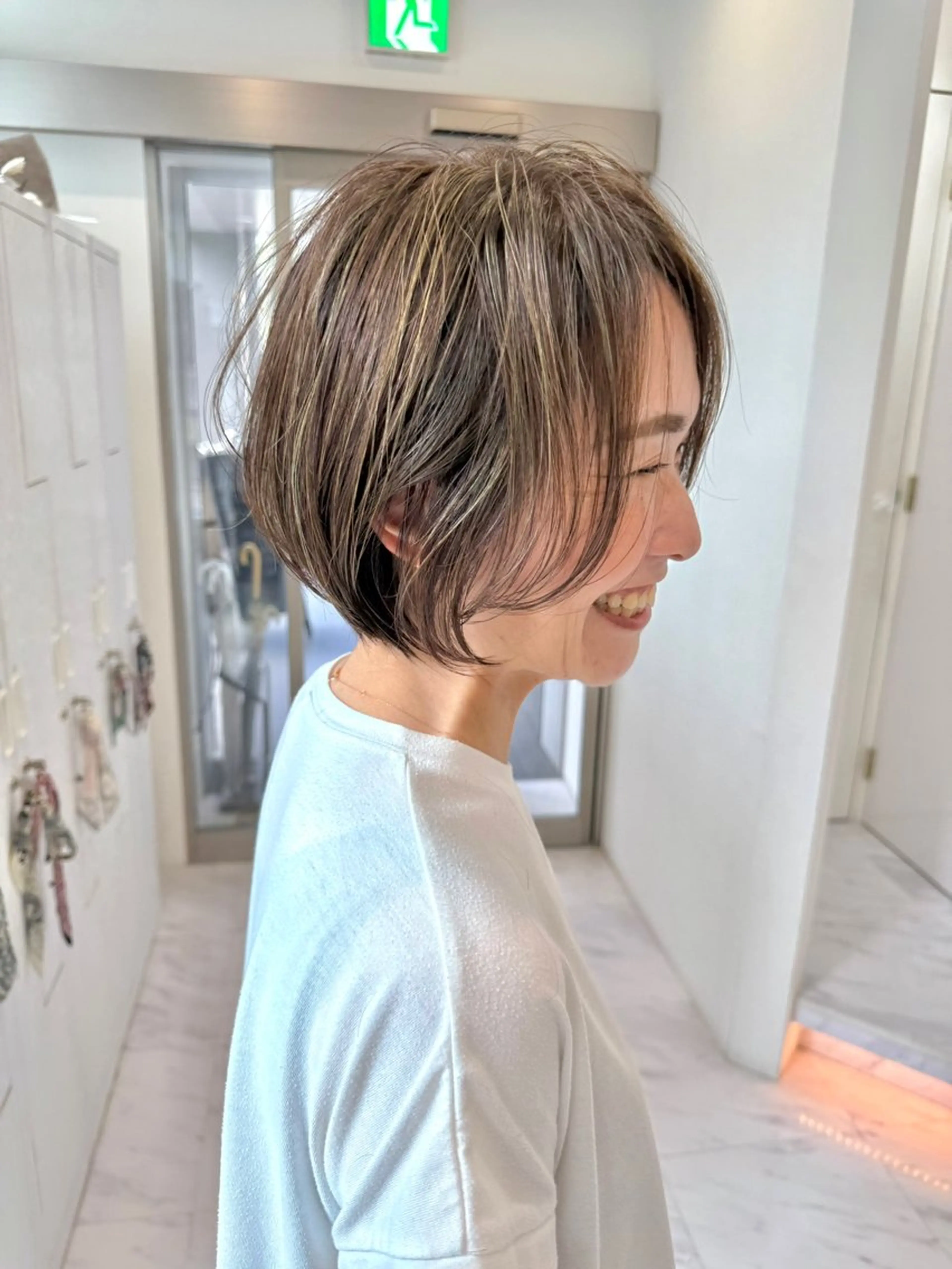 ショート カラー 透明感カラー ハイライトカラー ハイライト 似合わせカット ショートヘア カット ヘアカラー 🌟TOSHI/透明 感カラー/ショートのヘアスタイル