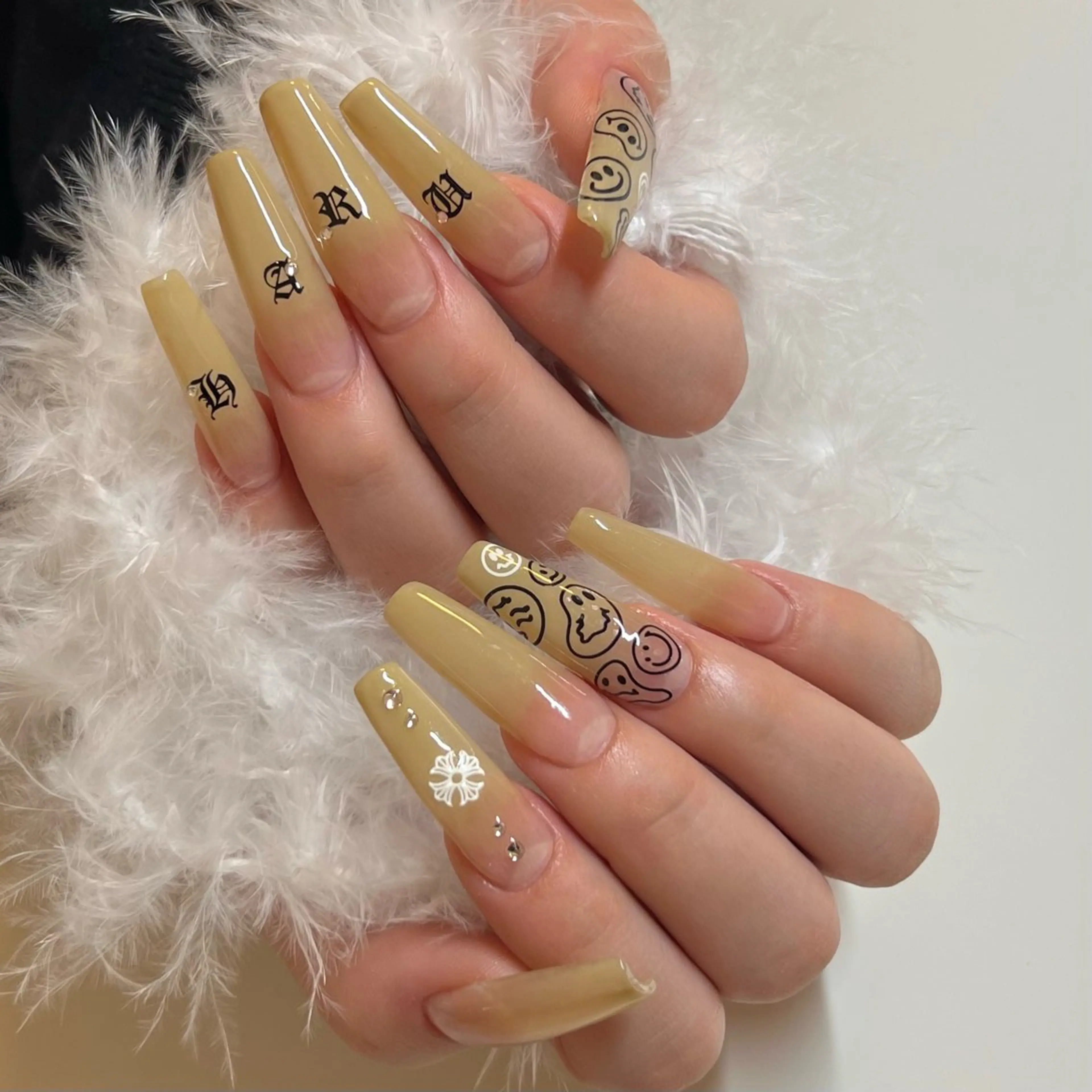 〈kotone限定❗️〉長さ出し10本＋ワンカラーorラメグラ　パーツ付け放題✨※オフありの写真