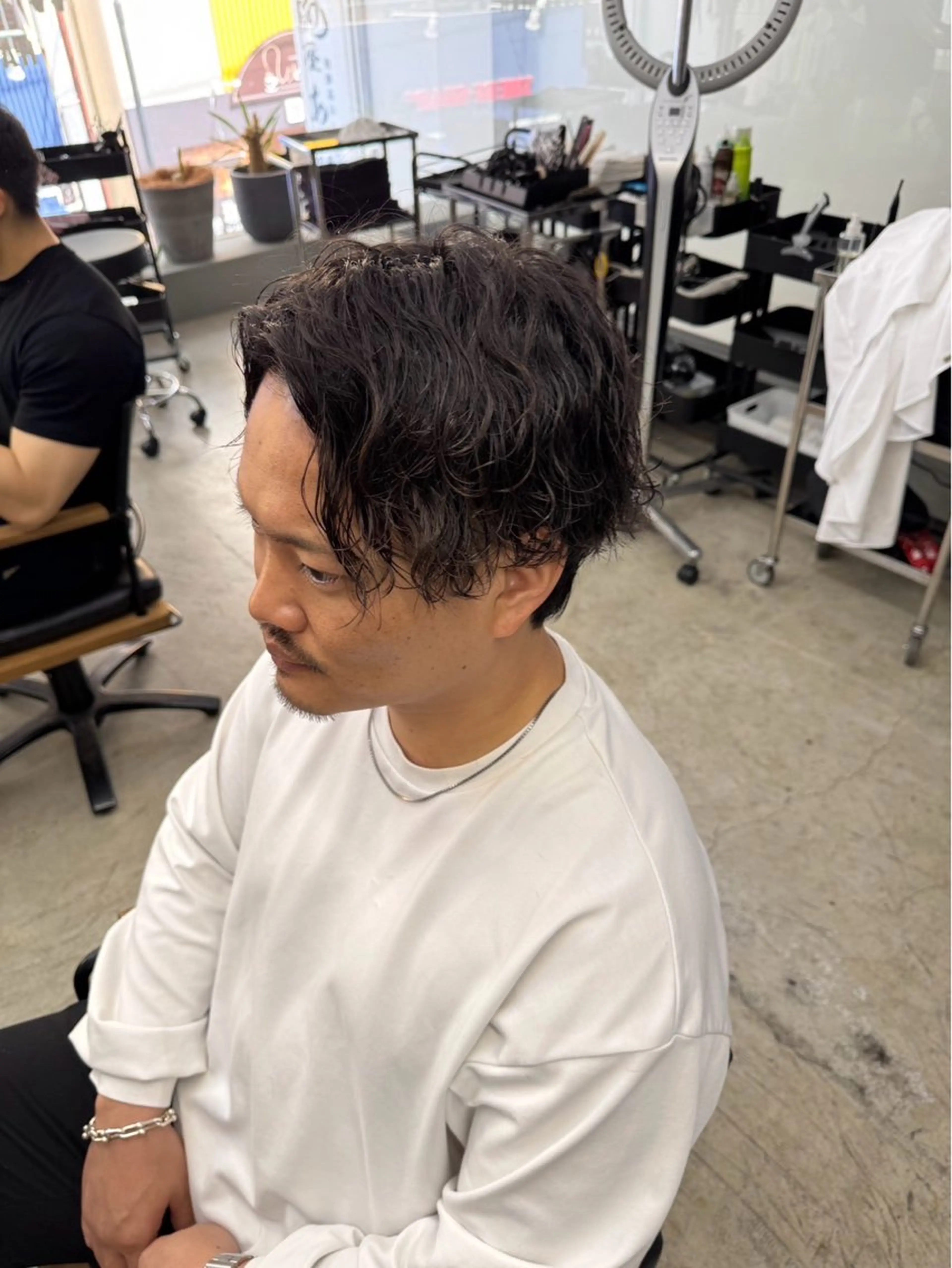 ミディアム パーマ メンズ カット パーマ メンズ専門サロン wokeのヘアスタイル