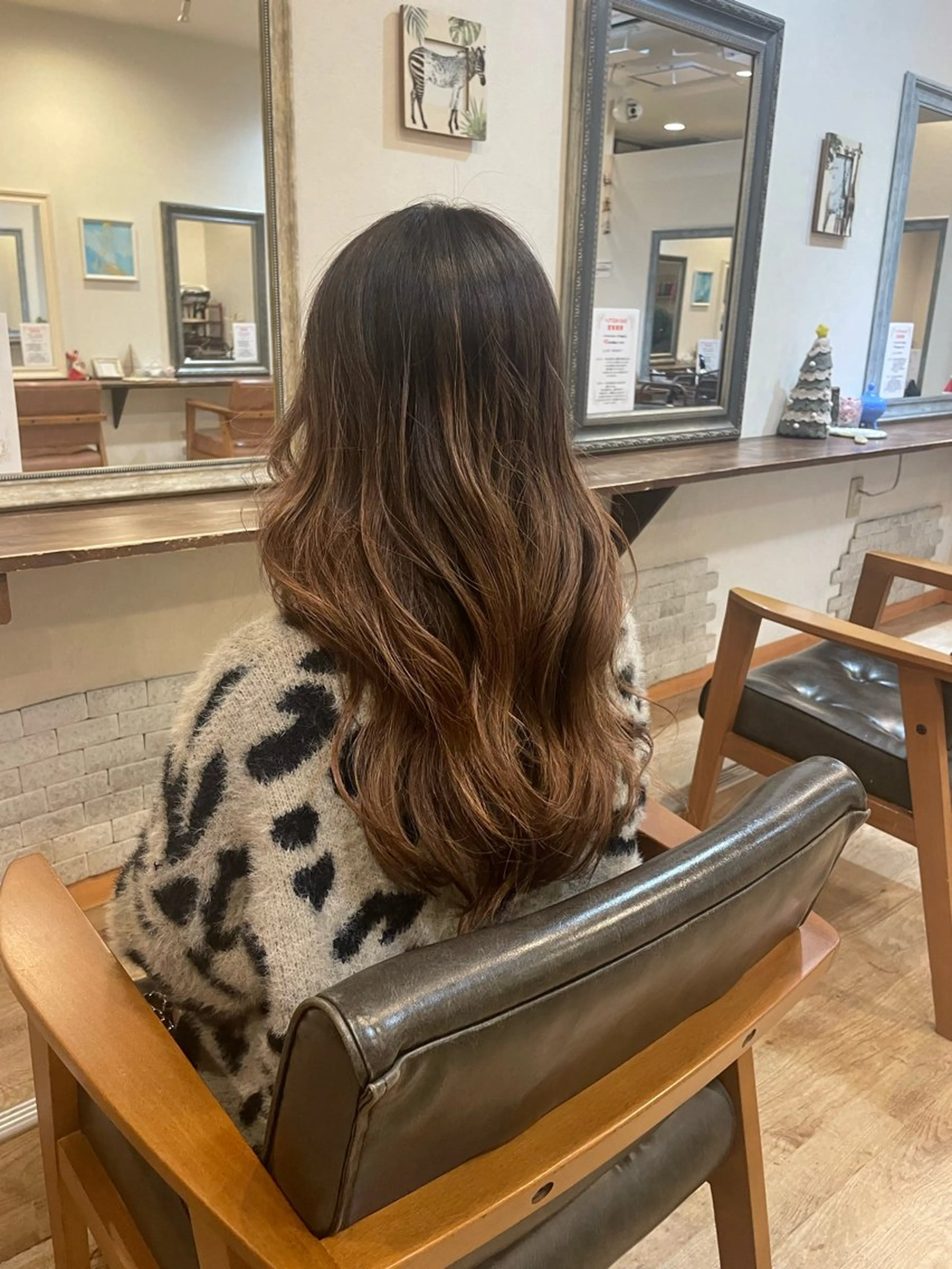 ロング カラー ベージュカラー ブリーチ ハイライトカラー ピンクカラー ピンクベージュ ヘアカラー 浦野 翔のヘアスタイル