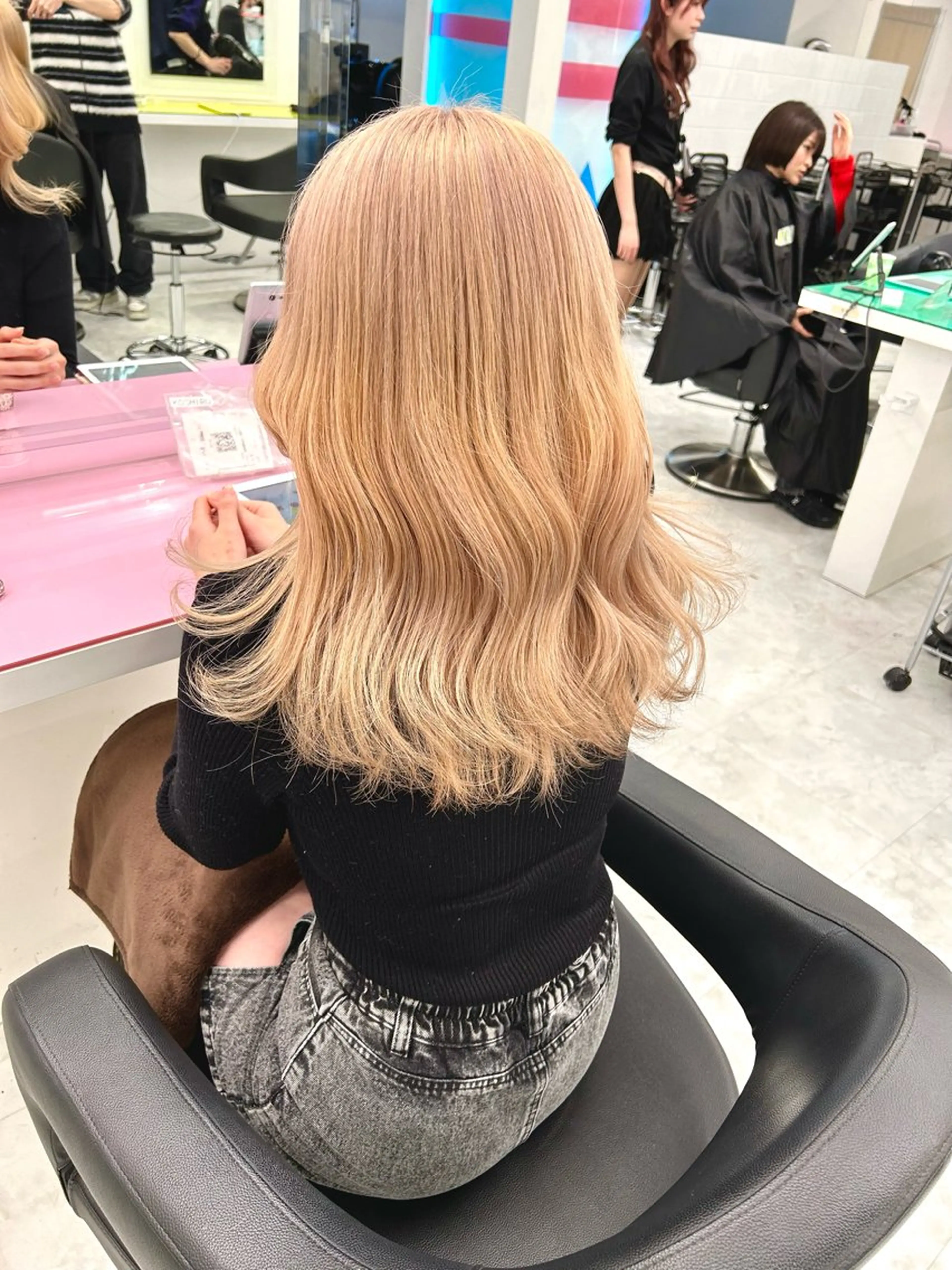 ロング カラー ヘアアレンジ トレンドモテカラー 🩷色落ちまで可愛くのヘアスタイル