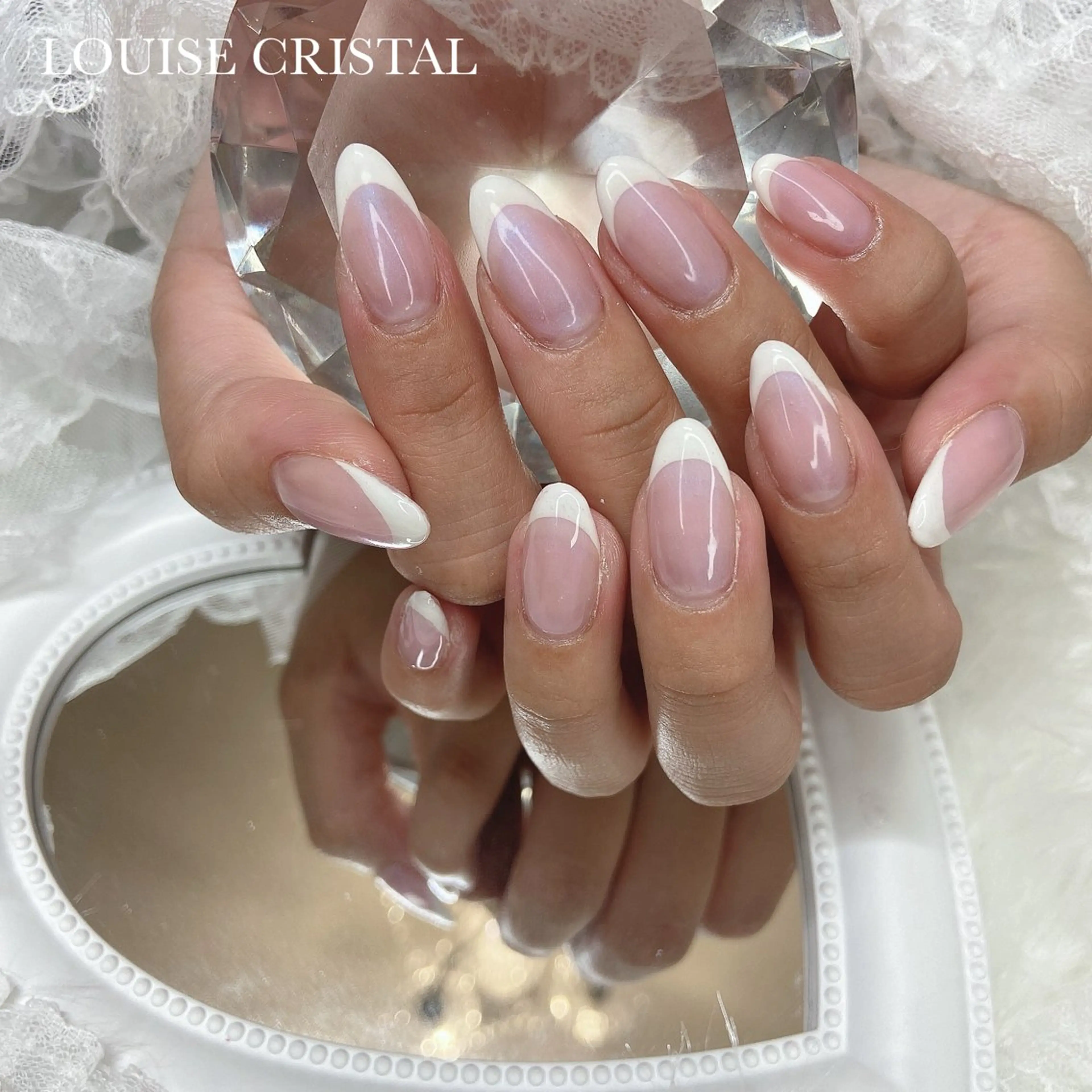 ネイル ハンドネイル LOUISE CRYSTALのネイルデザイン