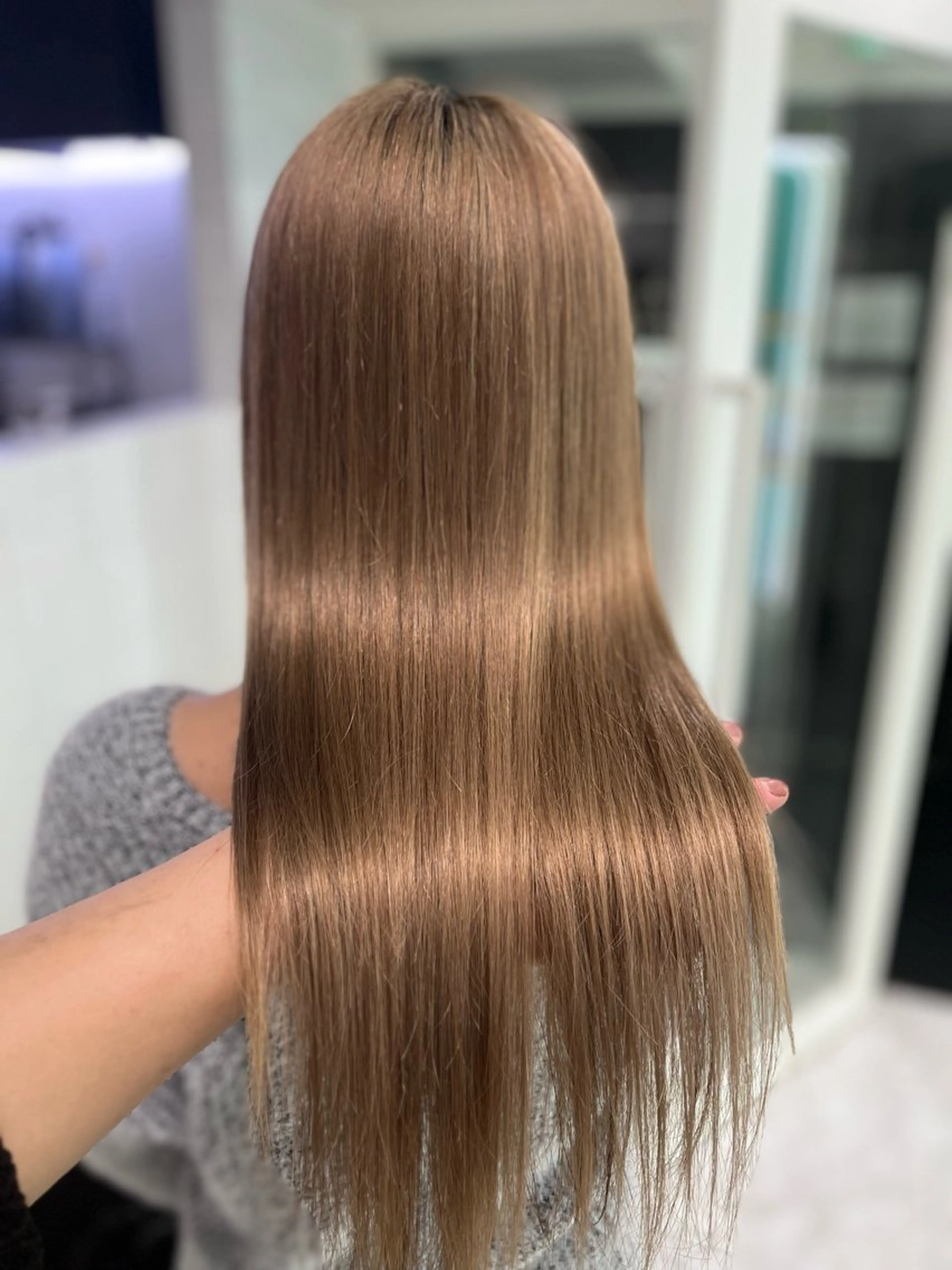 ロング カラー ハイトーンカラー 🦄レイヤーカットのヘアスタイル