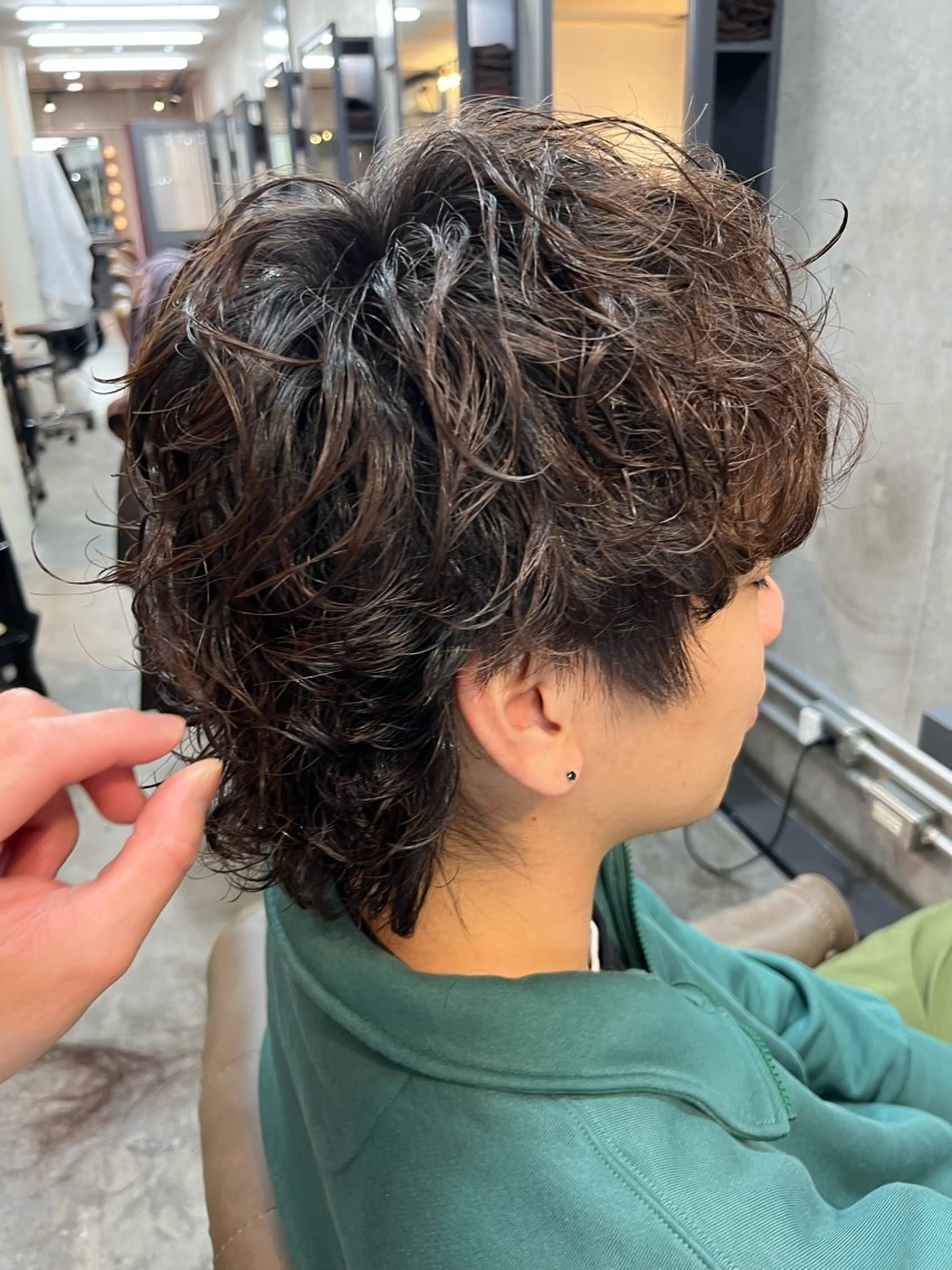 ミディアム ミディアムパーマ ウルフカット SHOTA ハイライト/パーマのヘアスタイル