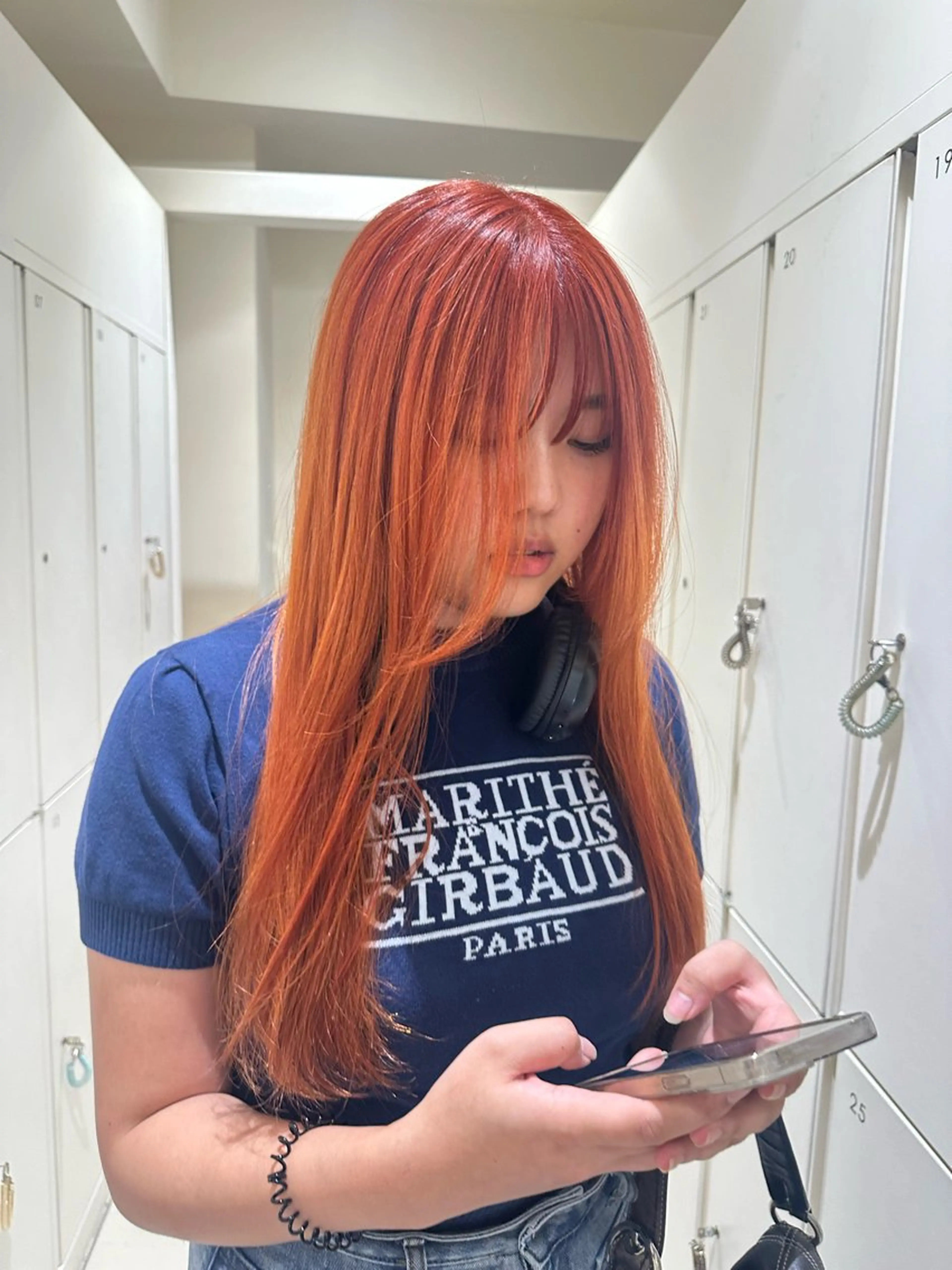 ロング カラー タイトボブ個性派カラ ーAKANEのヘアスタイル