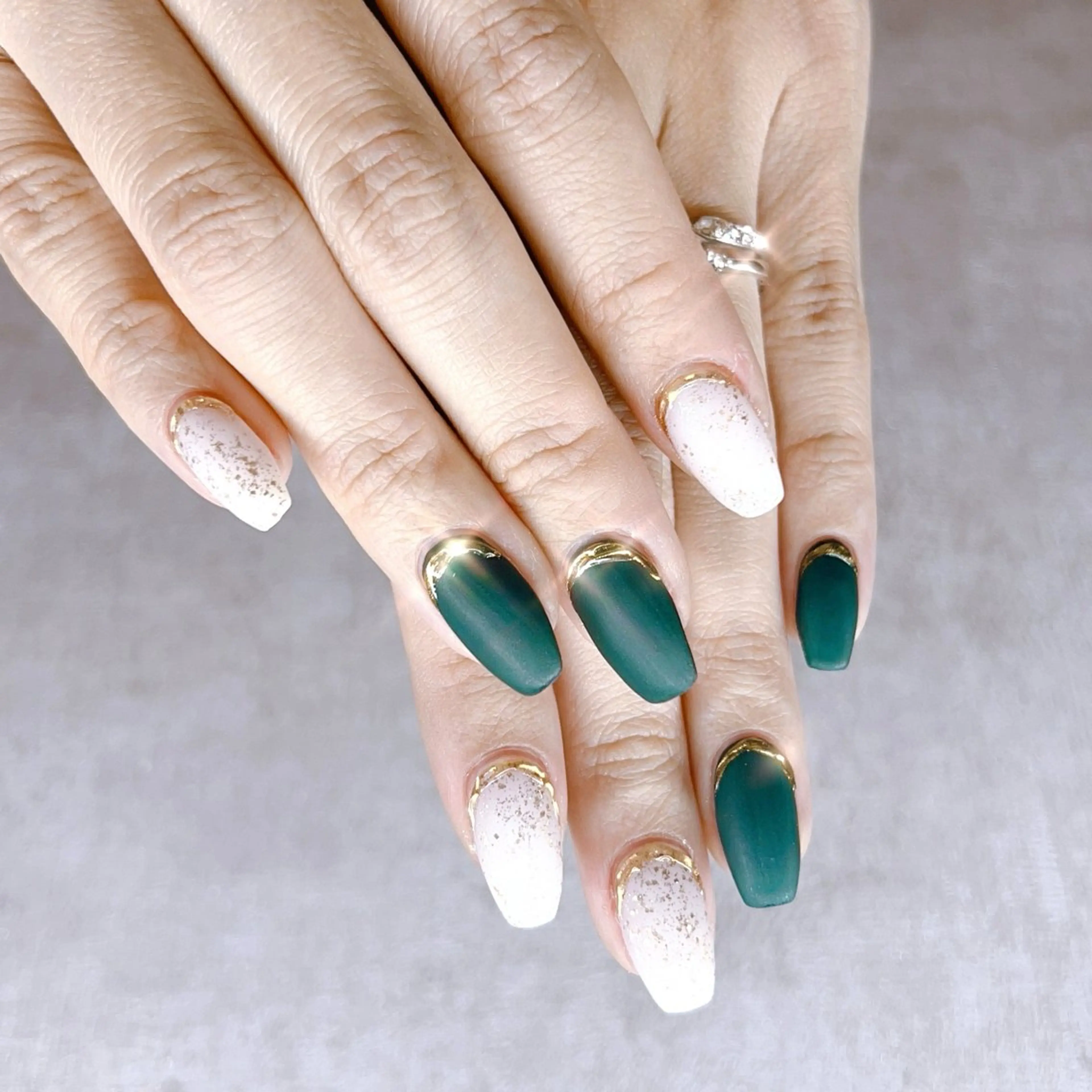 ネイル Feather MAIのマツエク・マツパデザイン