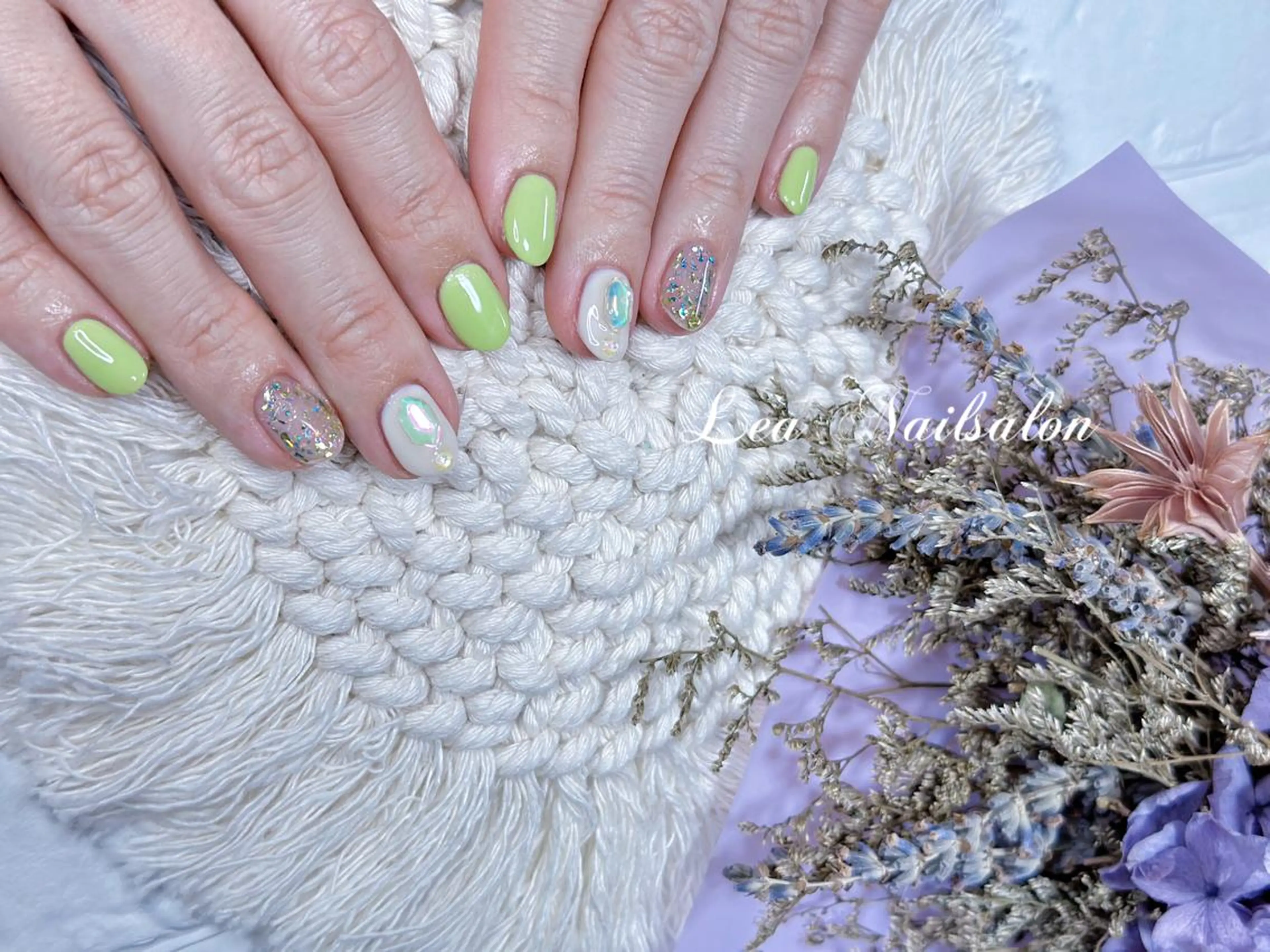 ショート カラー ネイル Lea NAILsalon所属・Le’a NailSalonのネイルデザイン