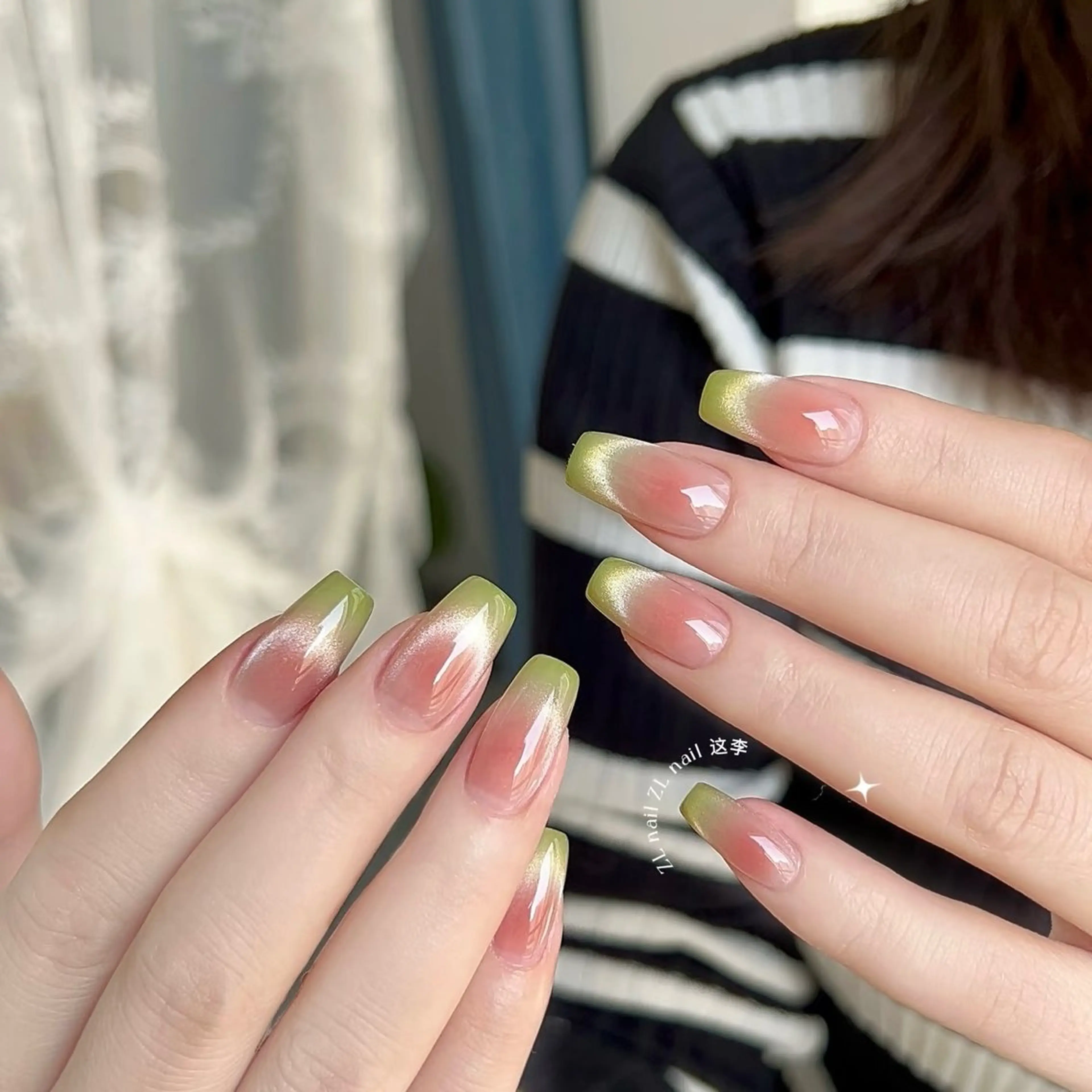 ネイル Nail salon Amoureuse ネイルサロン アムルーズ所属・ネイリスト ミクのネイルデザイン