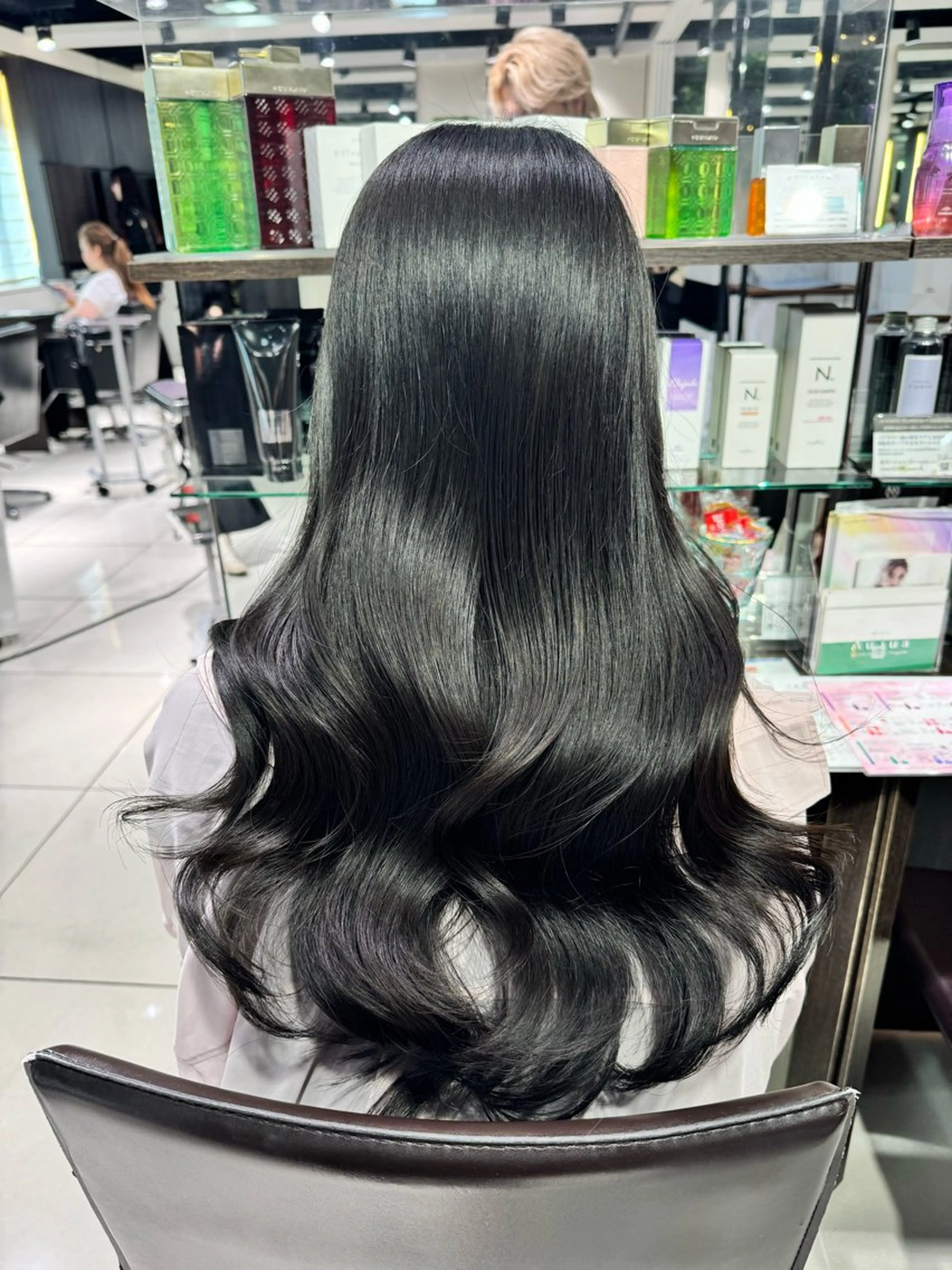 セミロング カラー レイヤー×艶髪🤎. 𝜗𝜚hitomiのヘアスタイル