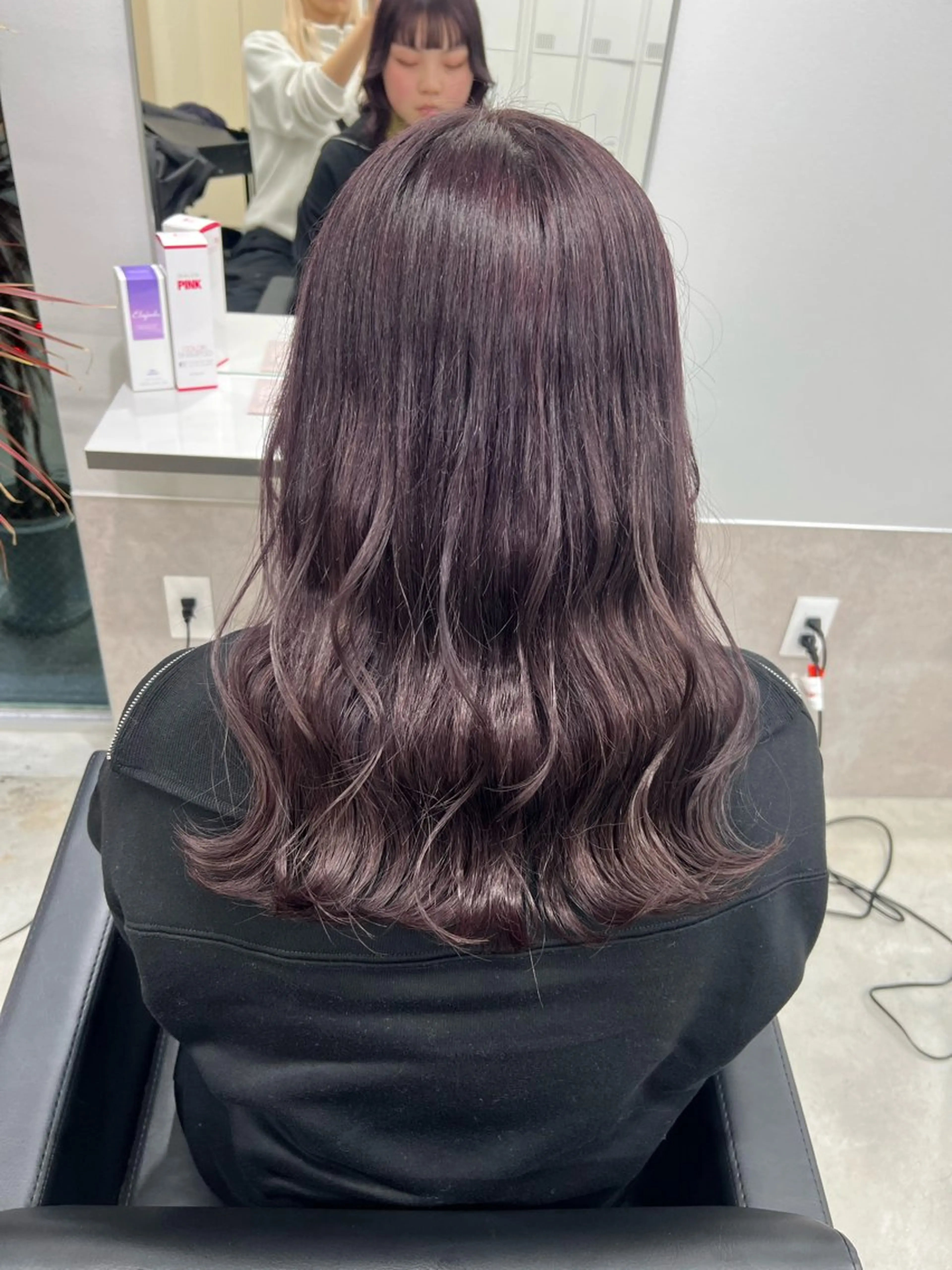 セミロング ヘアカラー maya レイヤーカットのヘアスタイル