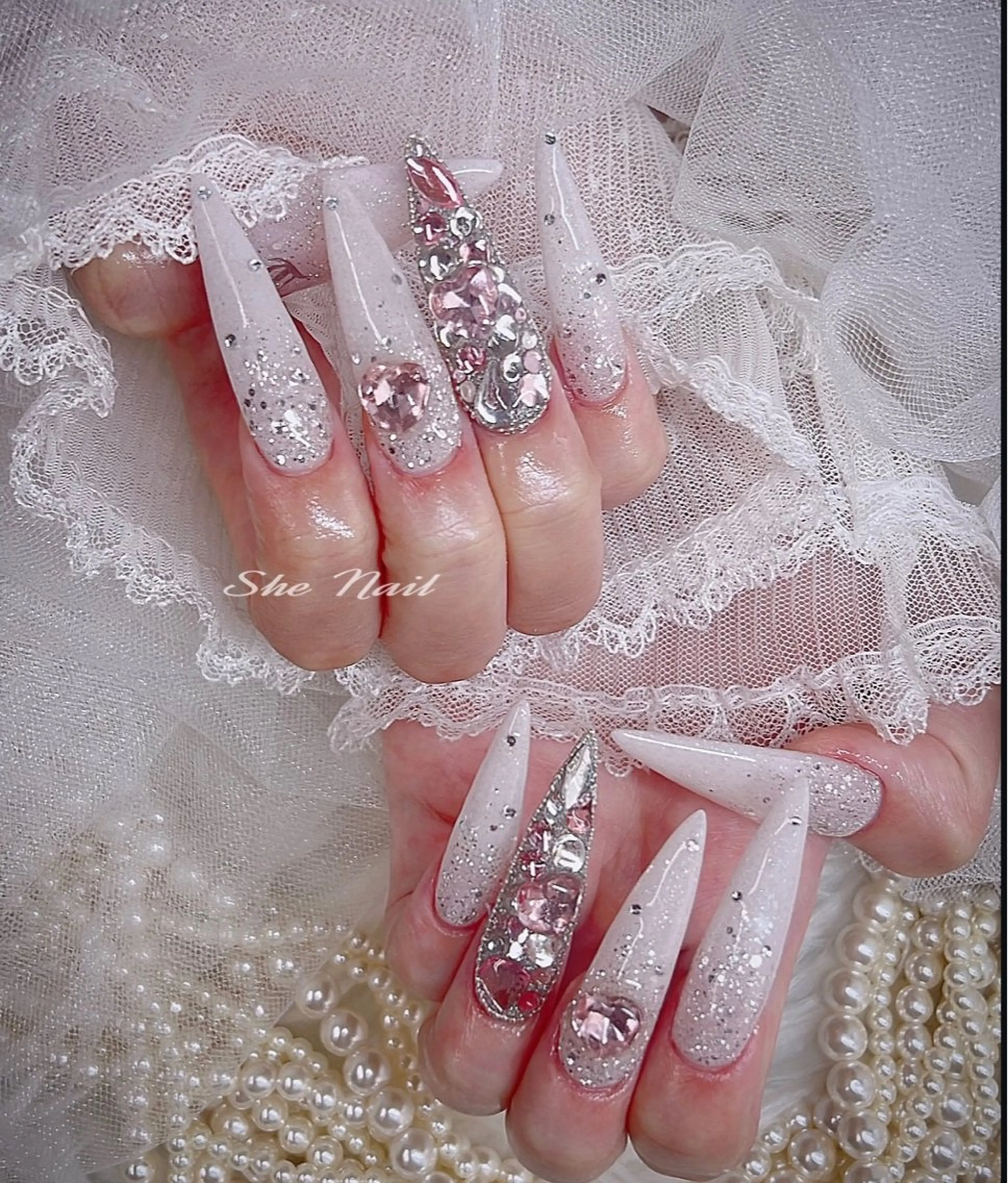 ネイル チークネイル 長さ出し フレンチネイル マグネットネイル ミラーネイル She   Nail所属・ISA_ BELLAのネイルデザイン