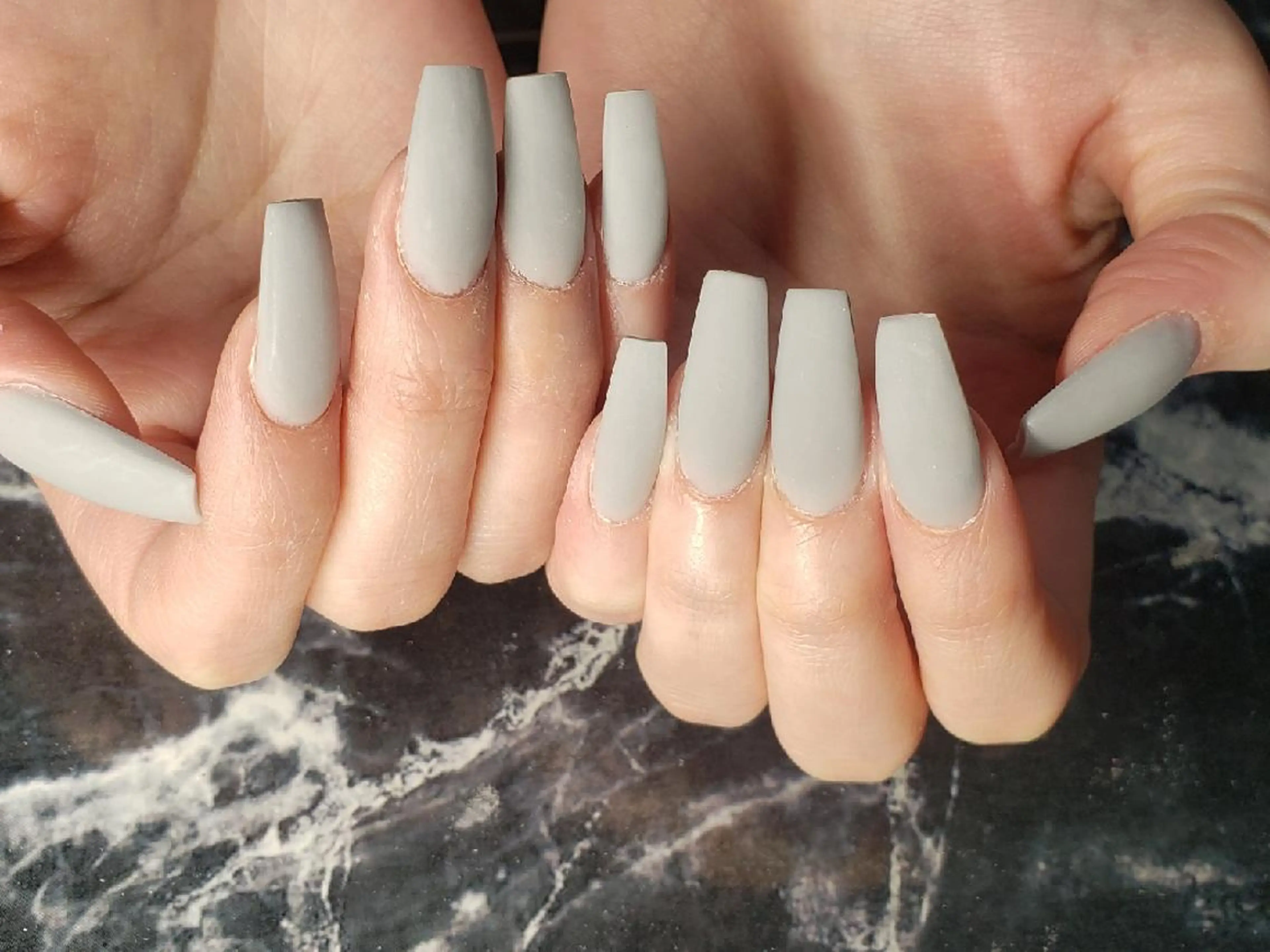 ミディアム ネイル ハンドネイル クロキ 。のネイルデザイン