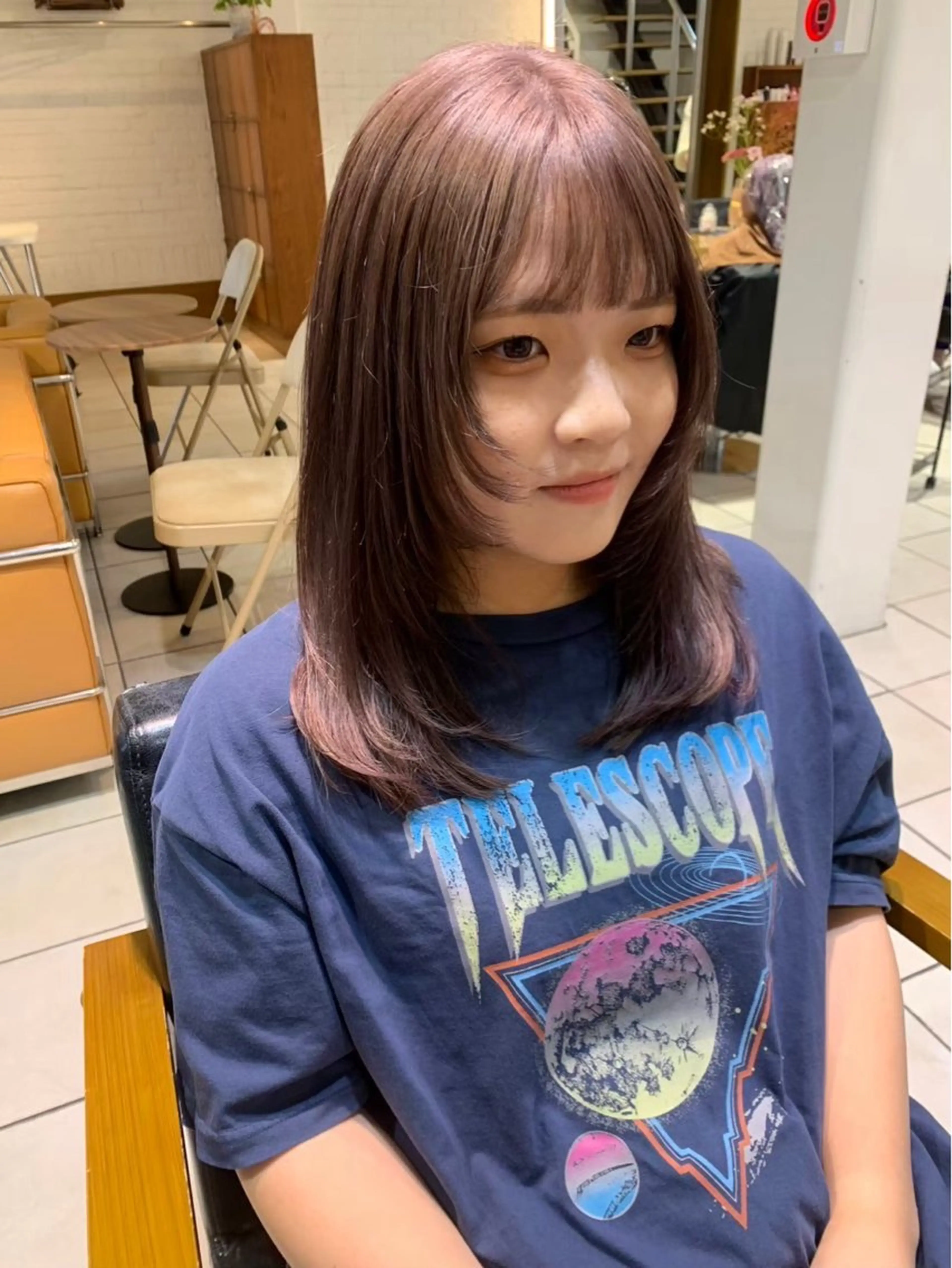 ロング 顔まわりレイヤー 顔周りカット レイヤーカット 🌟デザインカラー 🌟コノミ🌟のヘアスタイル