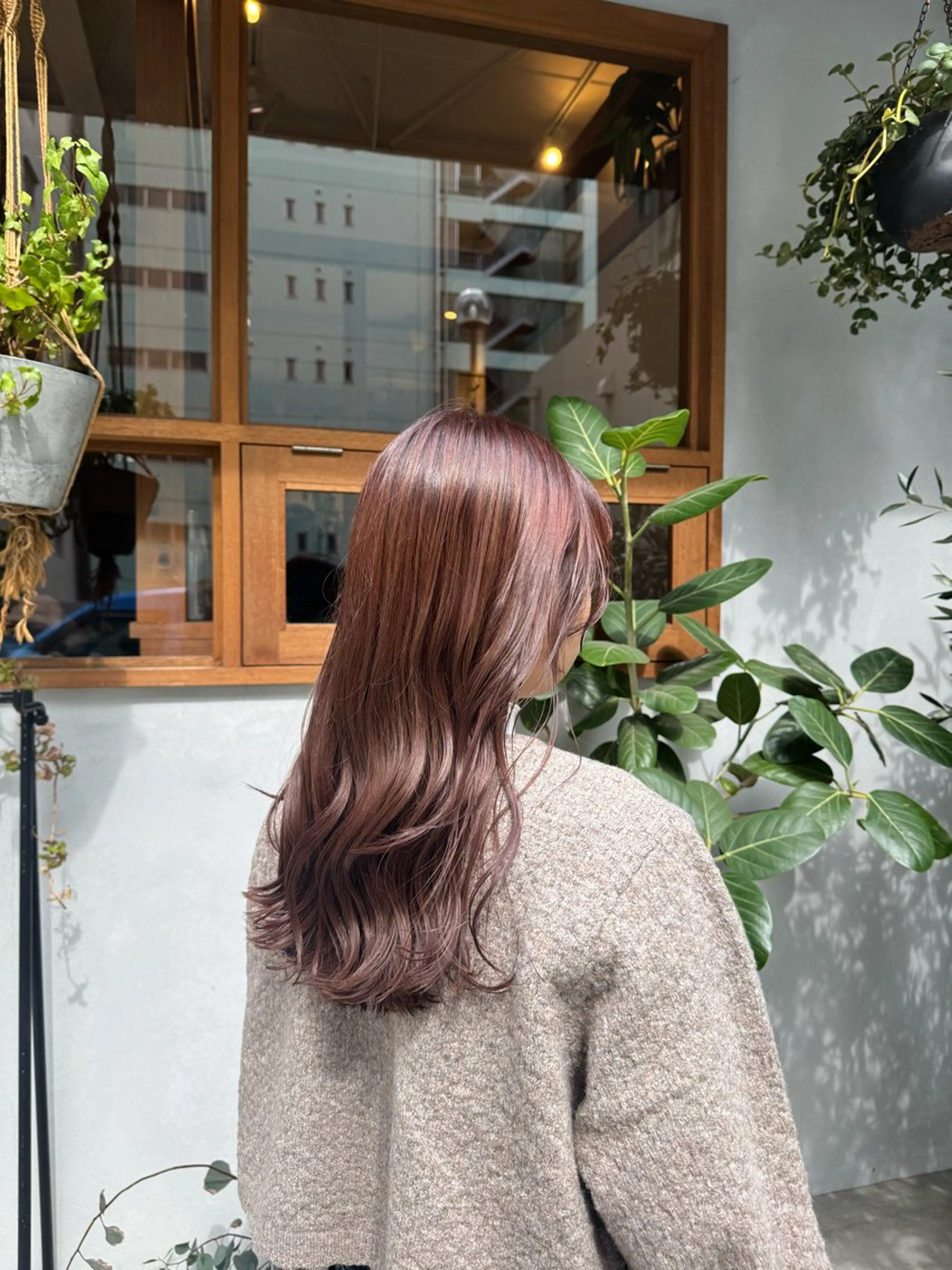 ロング カラー ブラウンカラー ピンクカラー ピンクブラウン カット ヘアカラー トリートメント ENIF　大島 芽生のヘアスタイル