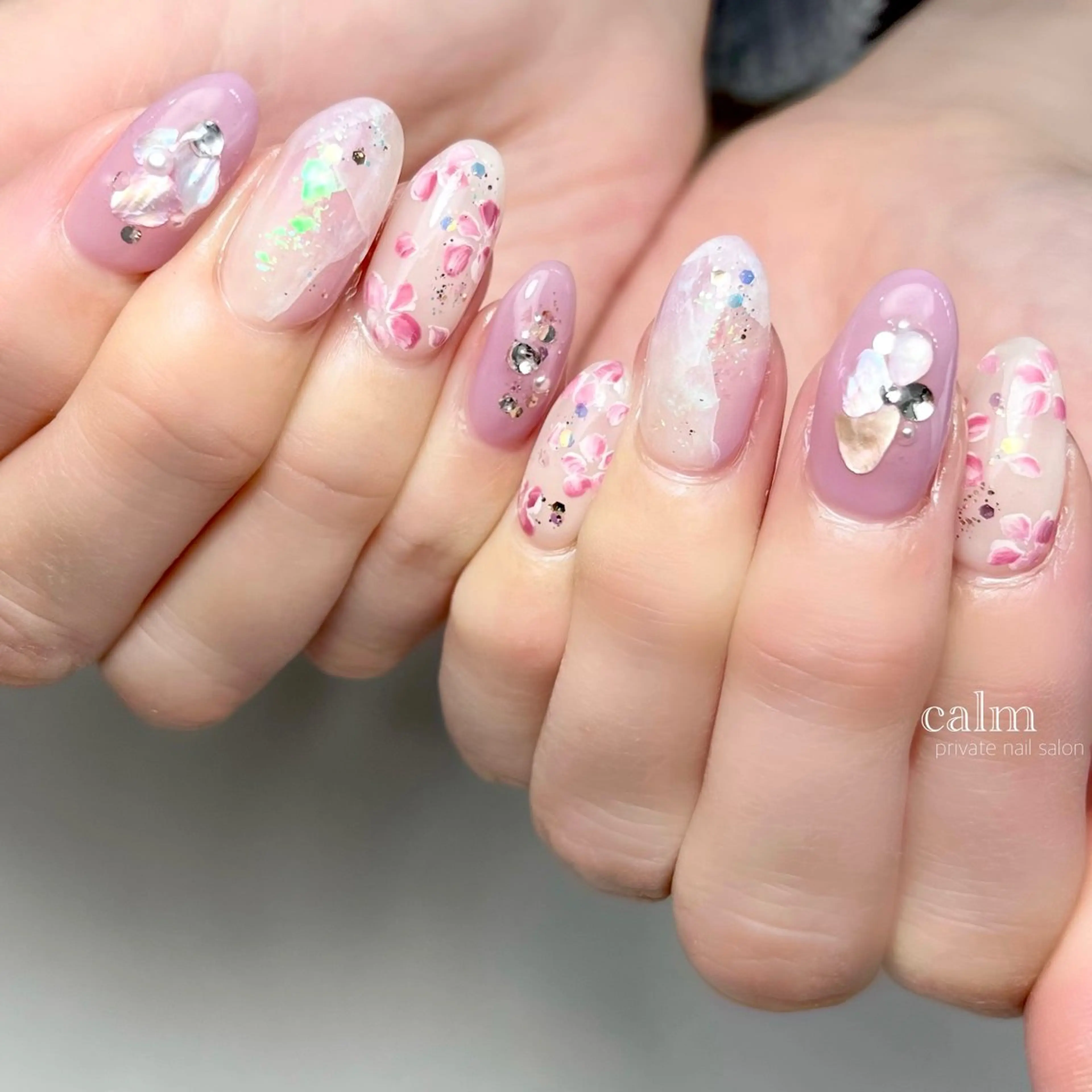 ネイル ハンドネイル calm 〔ｶｰﾑ〕のネイルデザイン