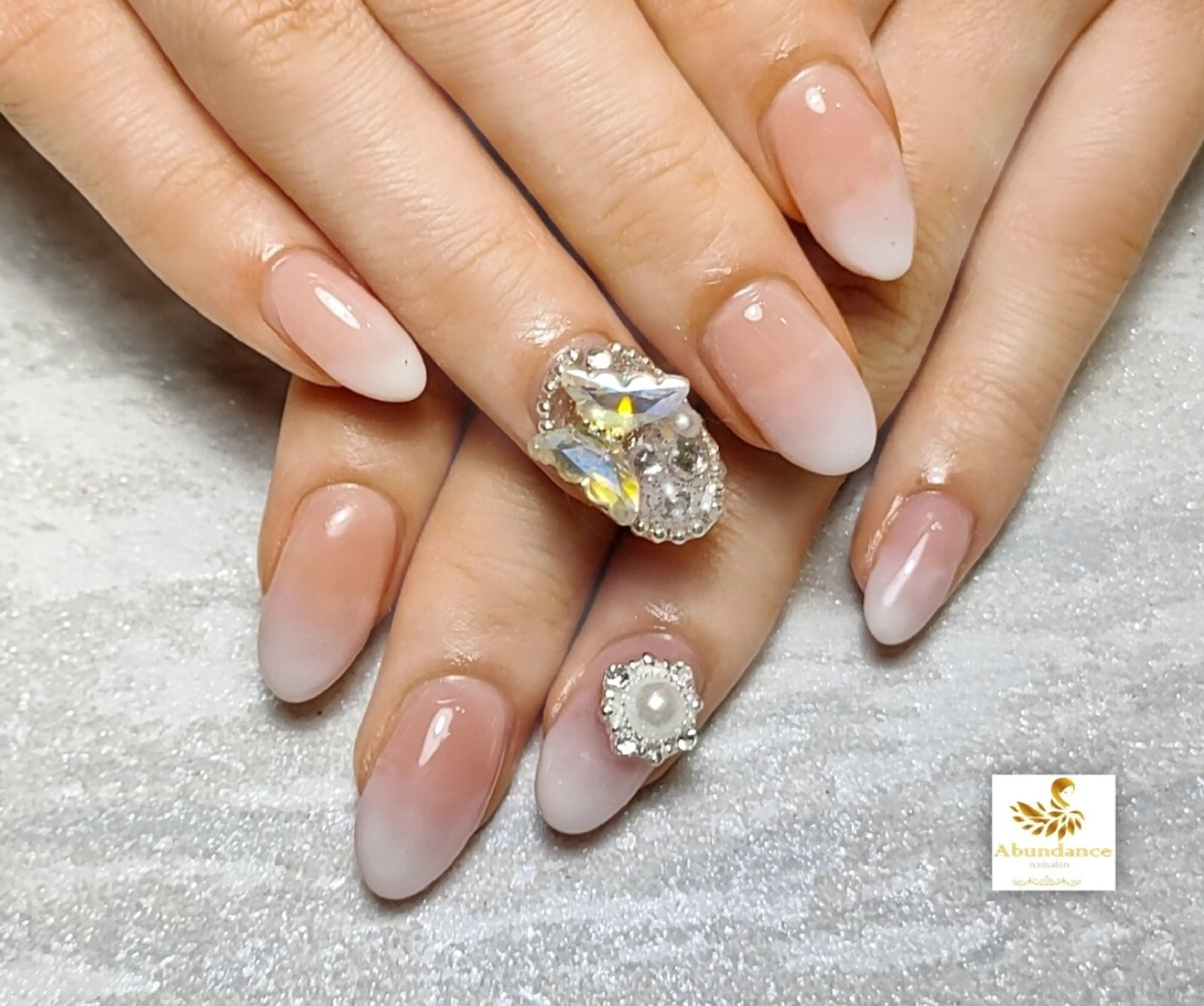 ネイル ハンドネイル 完全予約制個室サロン Abundancesのネイルデザイン