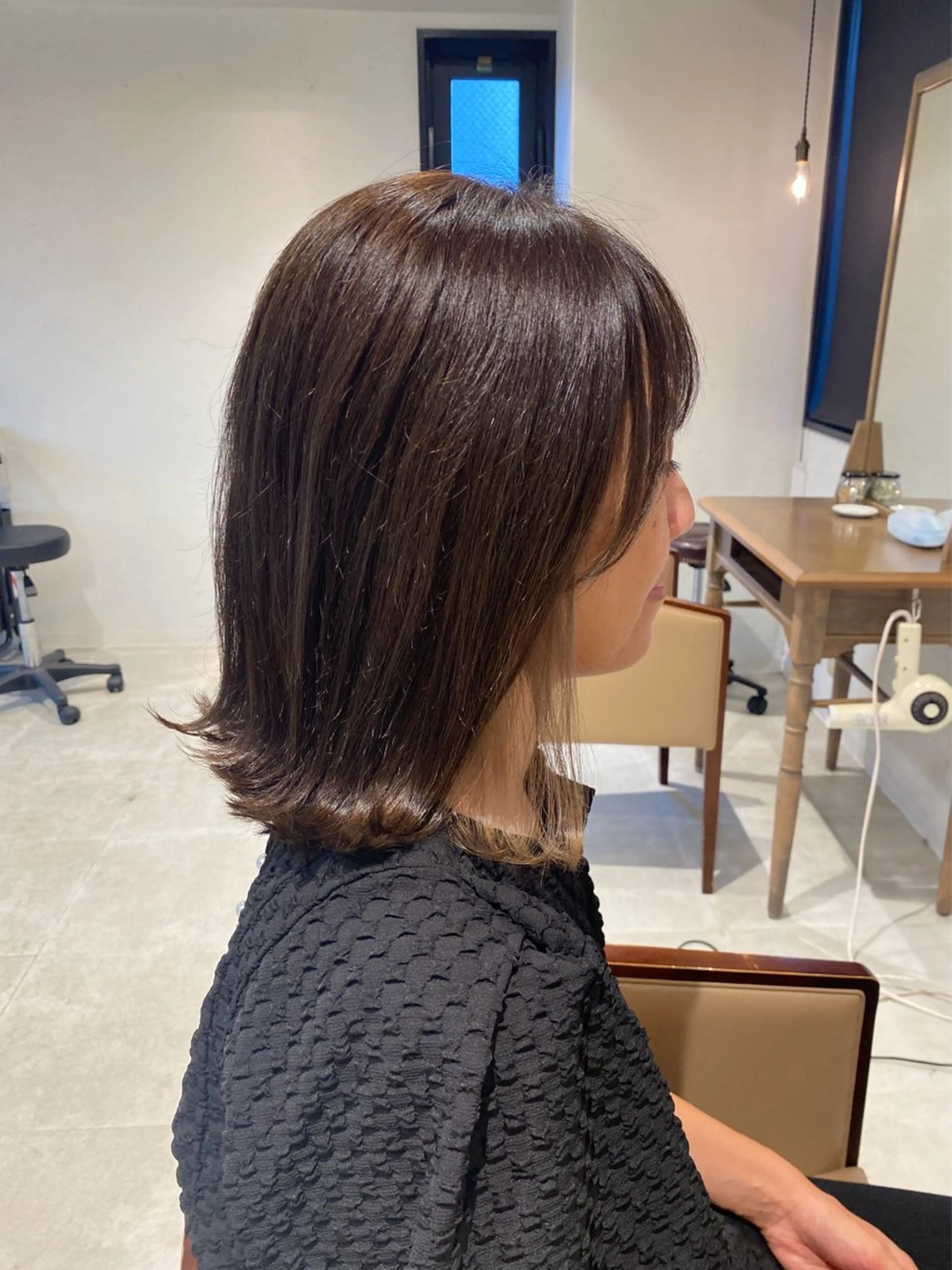 ミディアム カット ヘアカラー トリートメント ブリーチなしWカラー /酸性ストレート河本のヘアスタイル