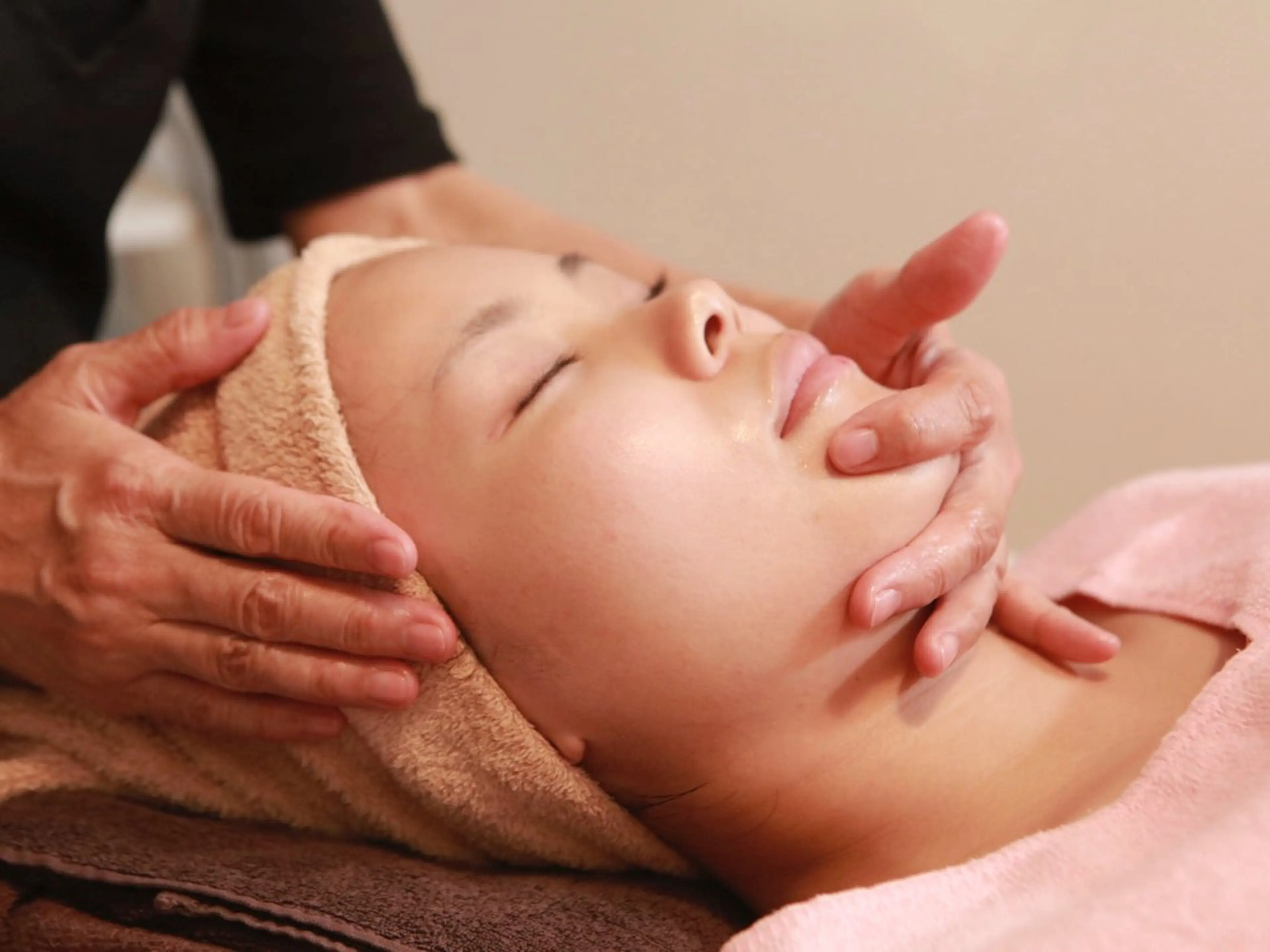 リンパ/ベーシックフェイシャル(足湯込み)100分の写真