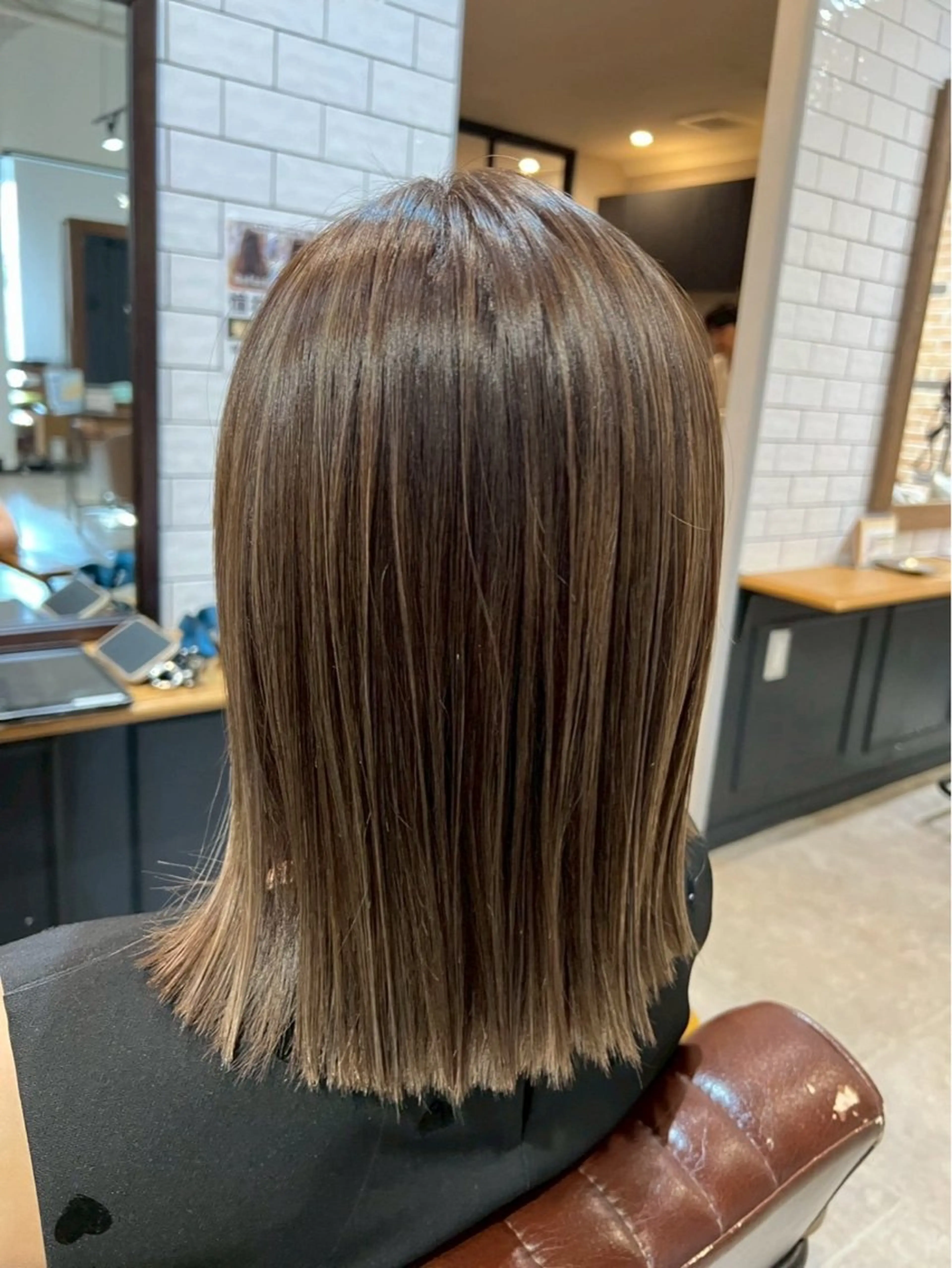 ミディアム ハイライト 大谷 亜由奈のヘアスタイル