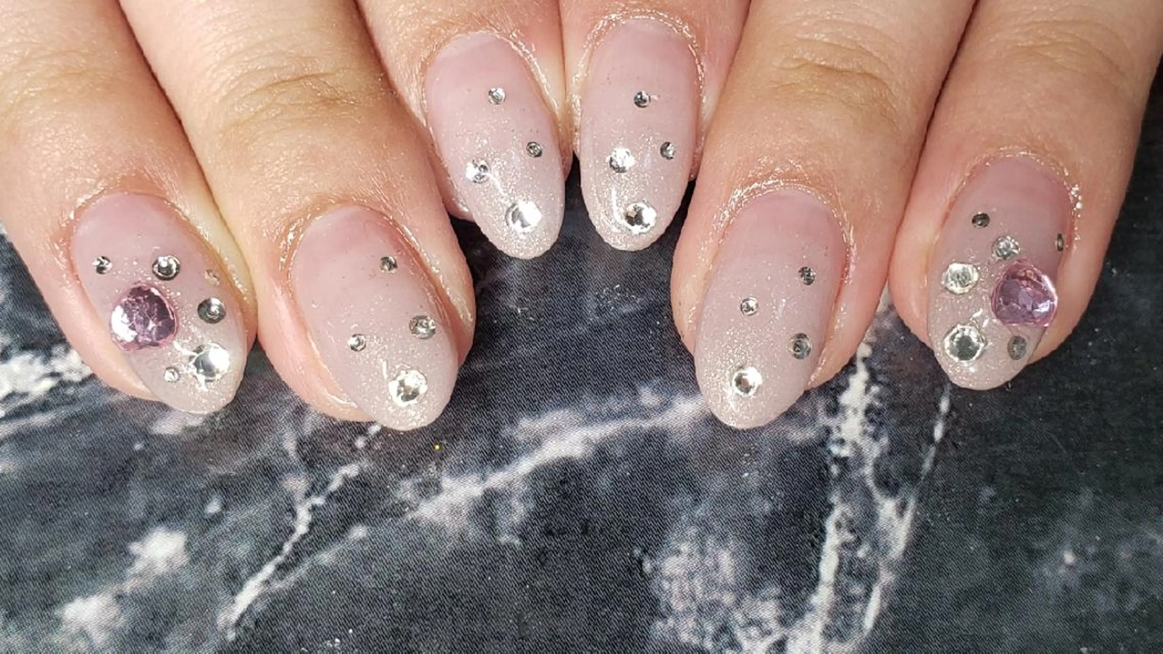 ショート ネイル ハンドネイル クロキ 。のネイルデザイン