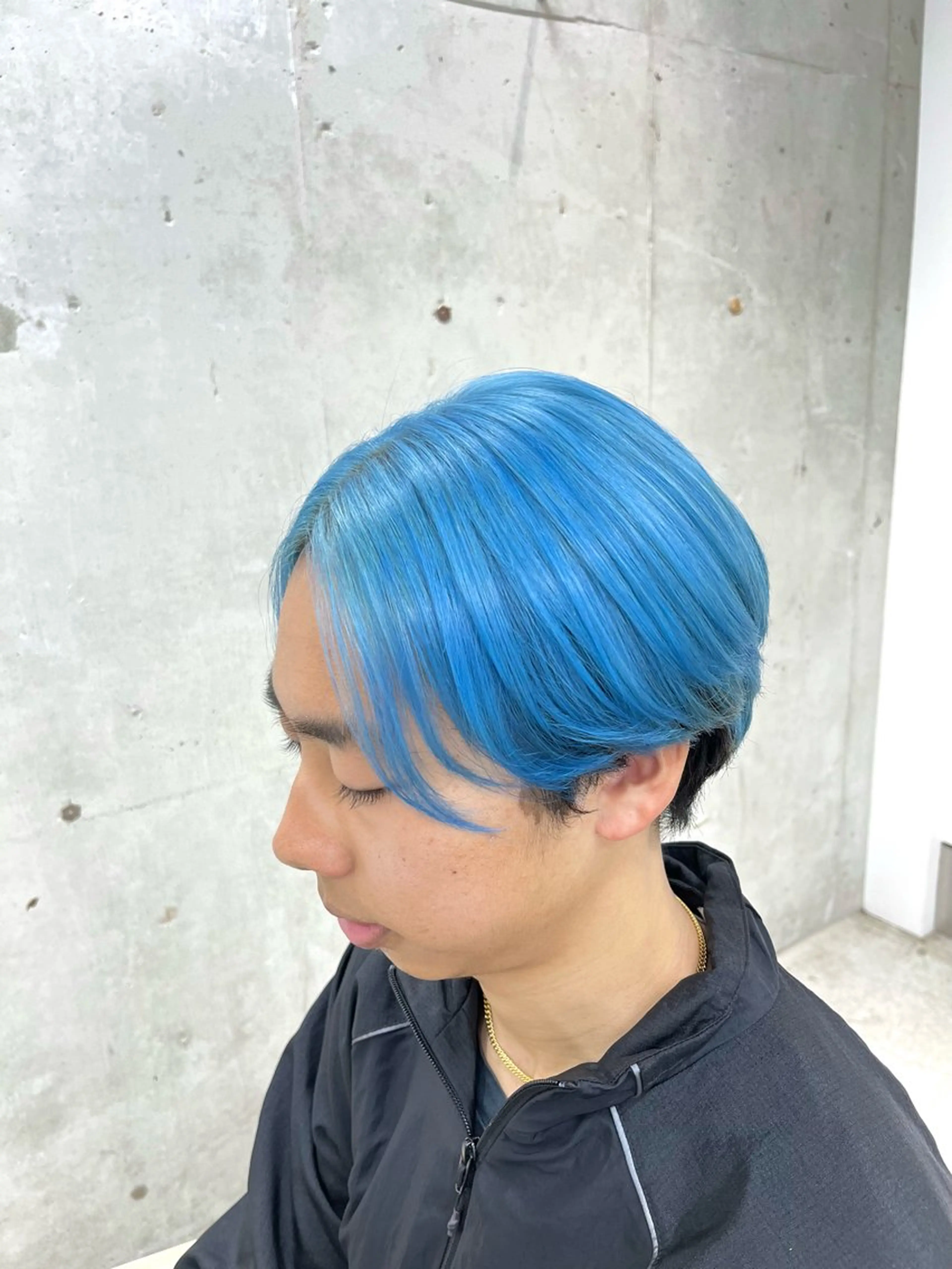 カラー メンズ メンズブリーチ アクアカラー ブリーチ ブルーカラー ケアブリーチ メンズ特化/パーマ/ 骨格矯正カット/真人のヘアスタイル