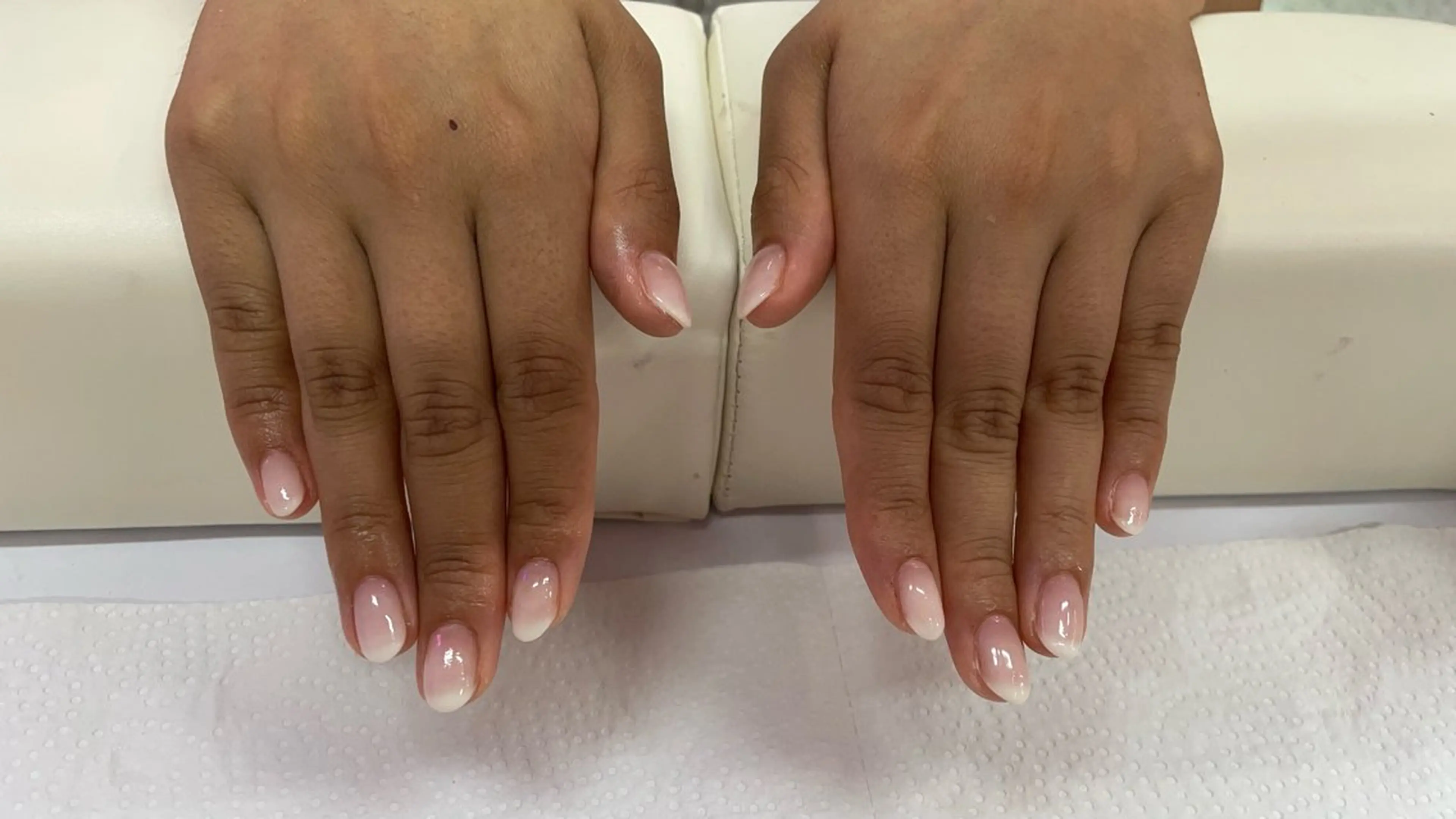 ネイル グラデーション ホワイト ハンドネイル Marinail 高円寺Momoのネイルデザイン